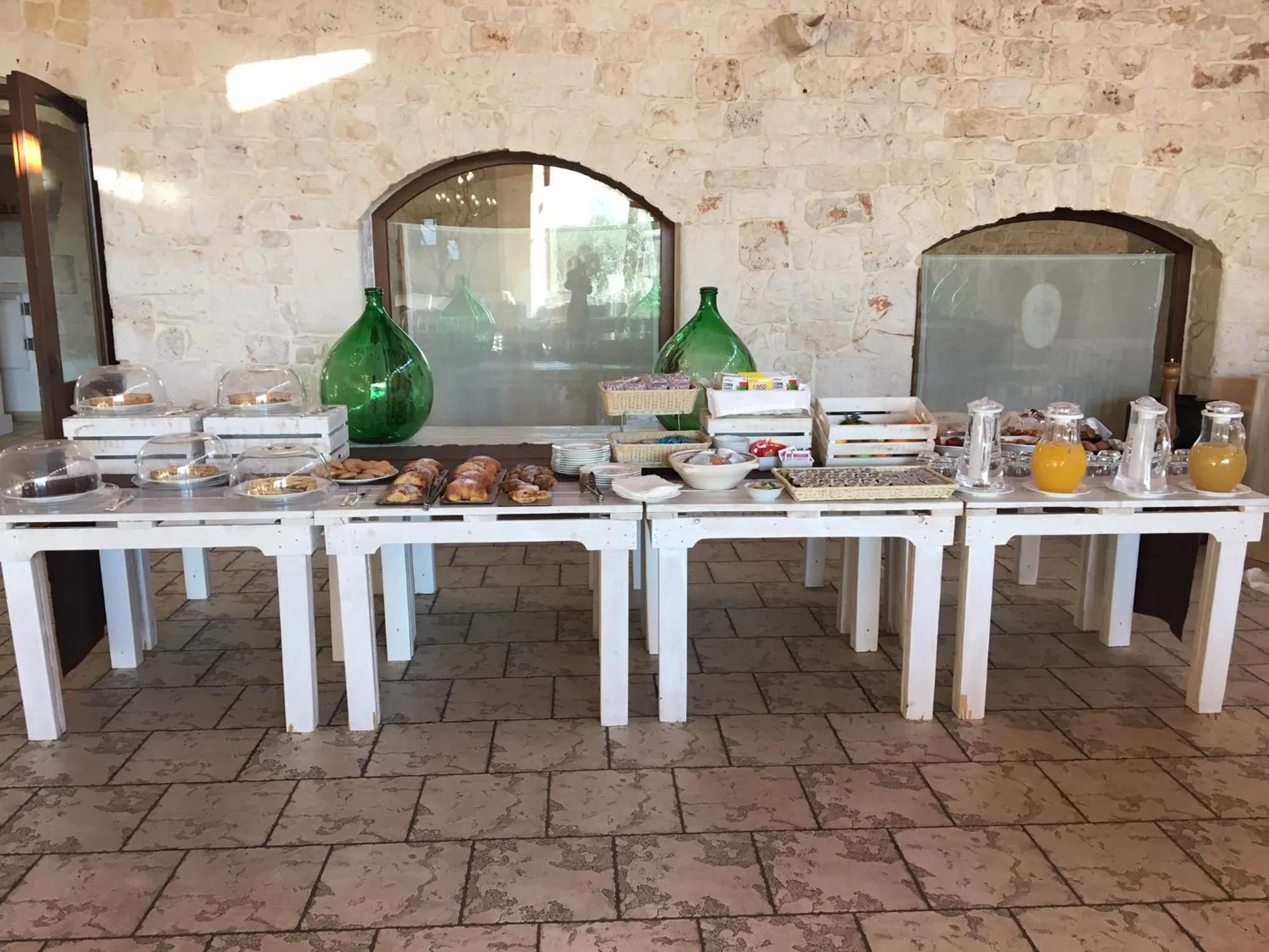 Buffet breakfast in Relais Masseria Serritella