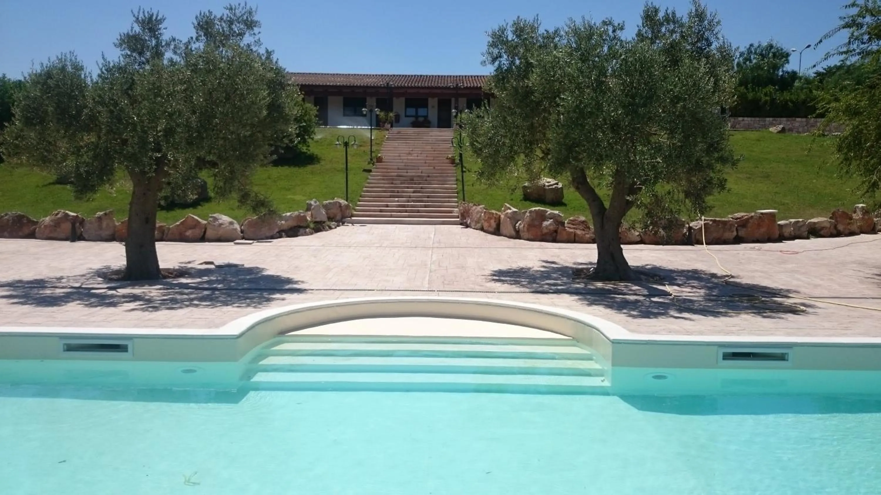 Swimming pool in Relais Masseria Serritella