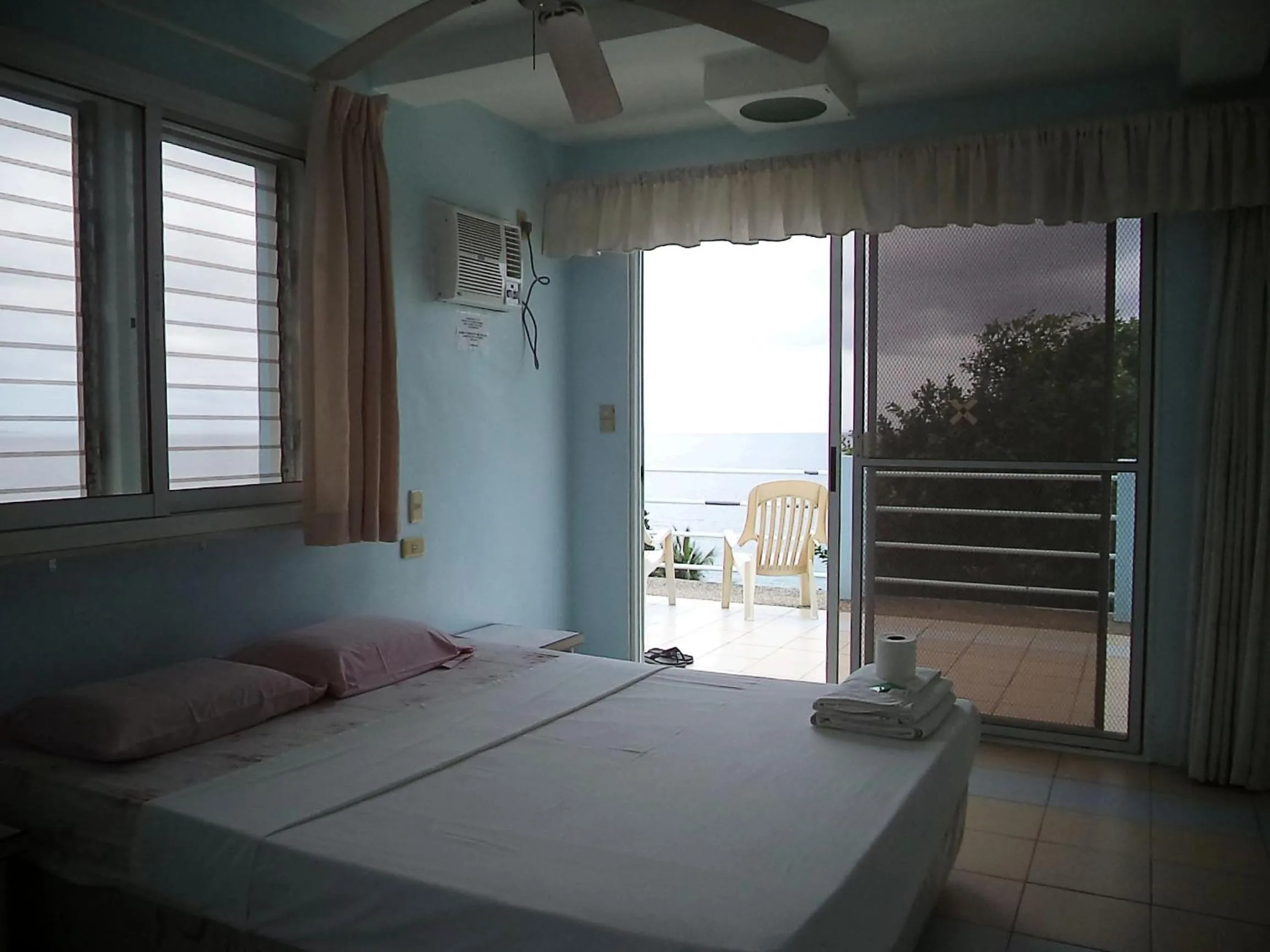 Bed in High Steps Pension