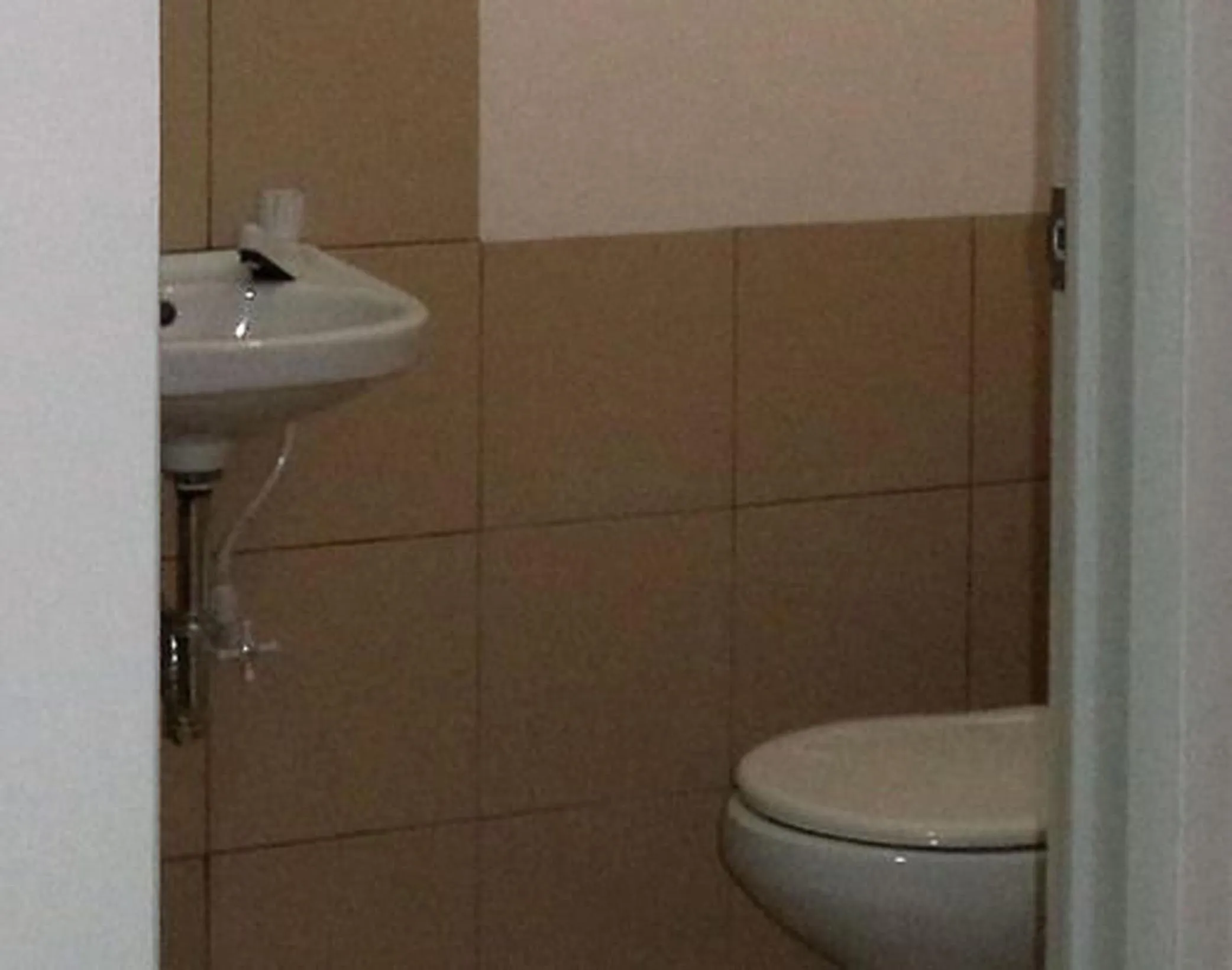 Shower in High Steps Pension