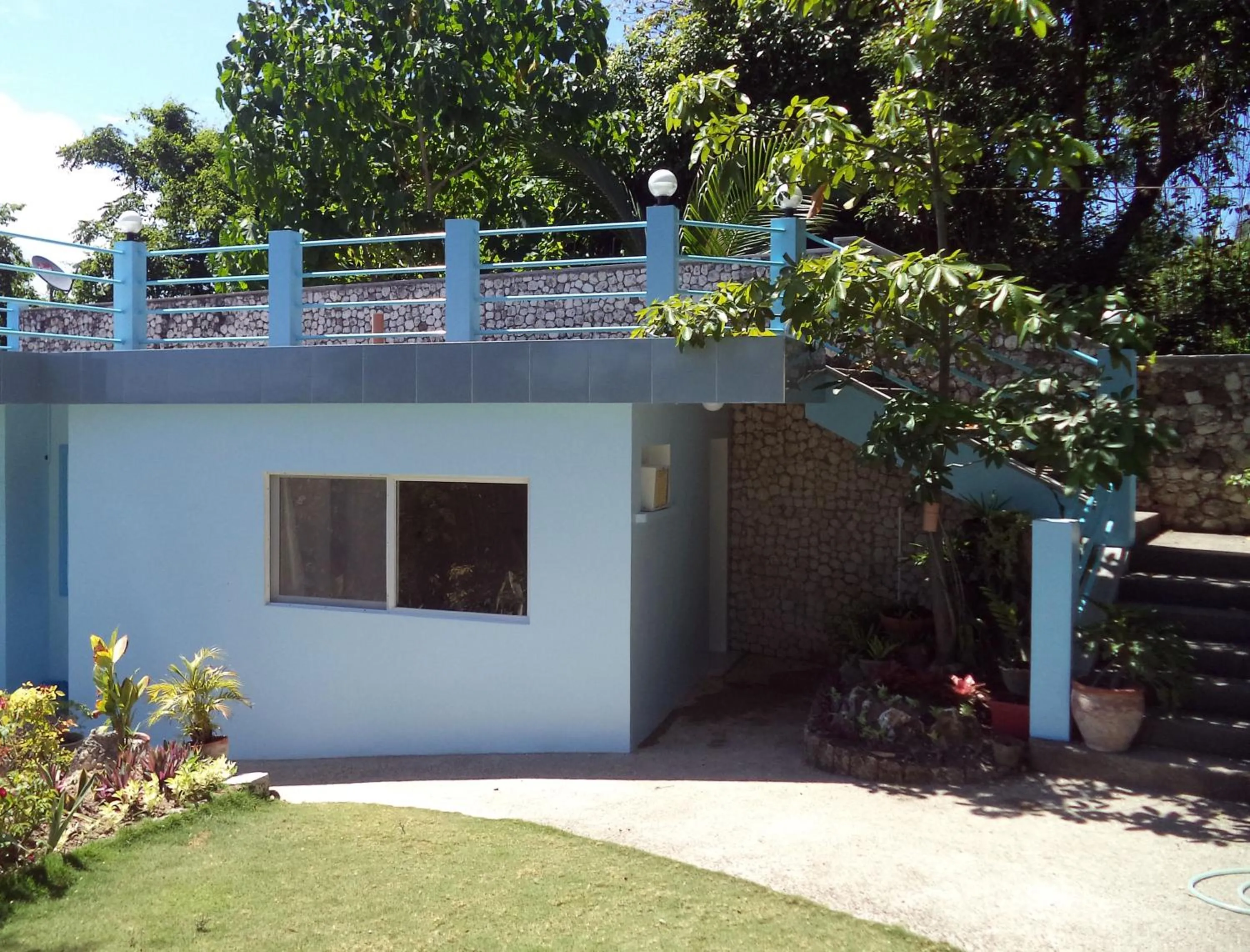 Garden in High Steps Pension