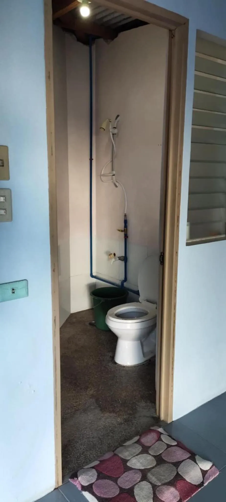 Bathroom in High Steps Pension