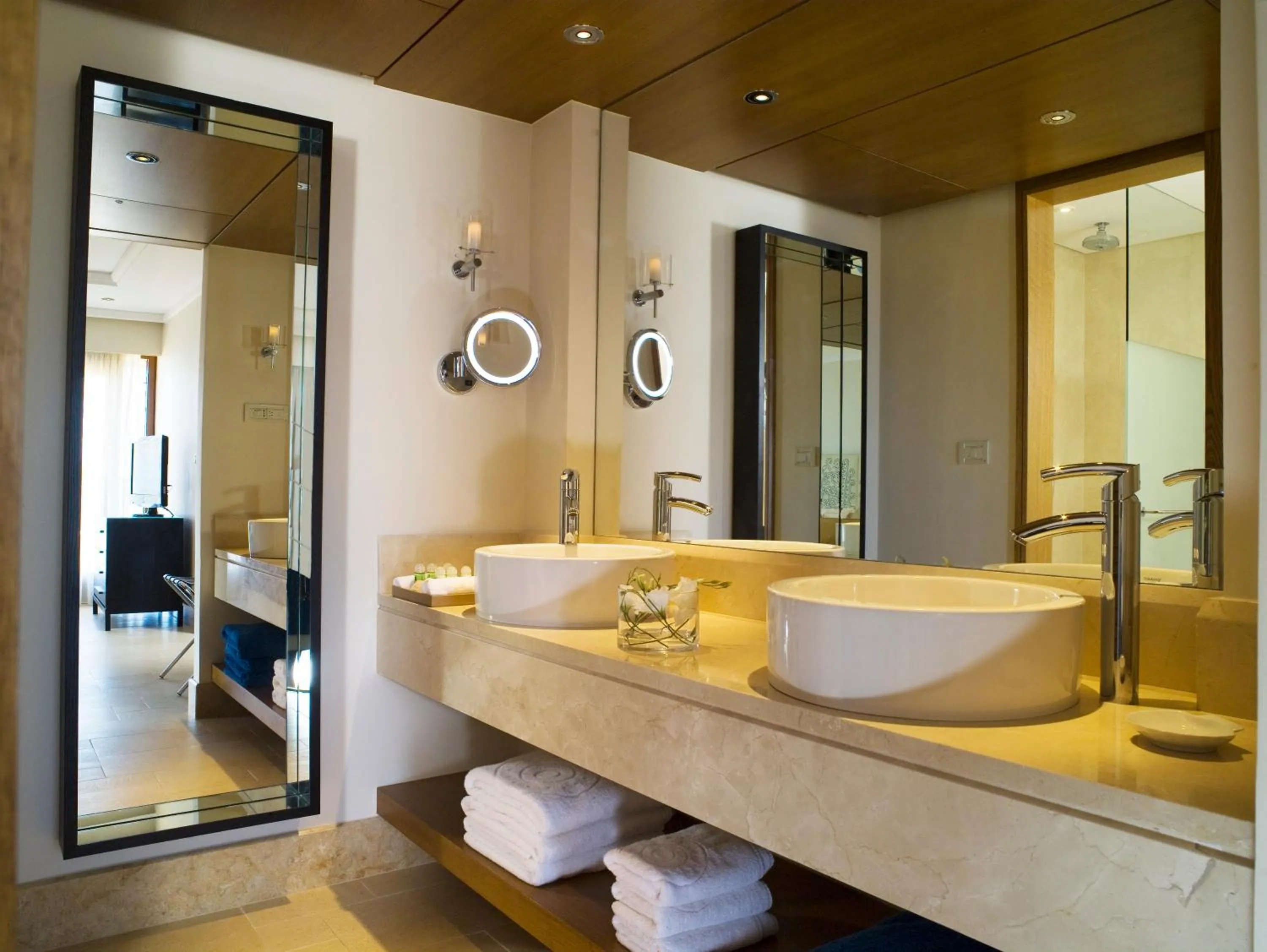 Bathroom in Kernos Beach Hotel & Bungalows