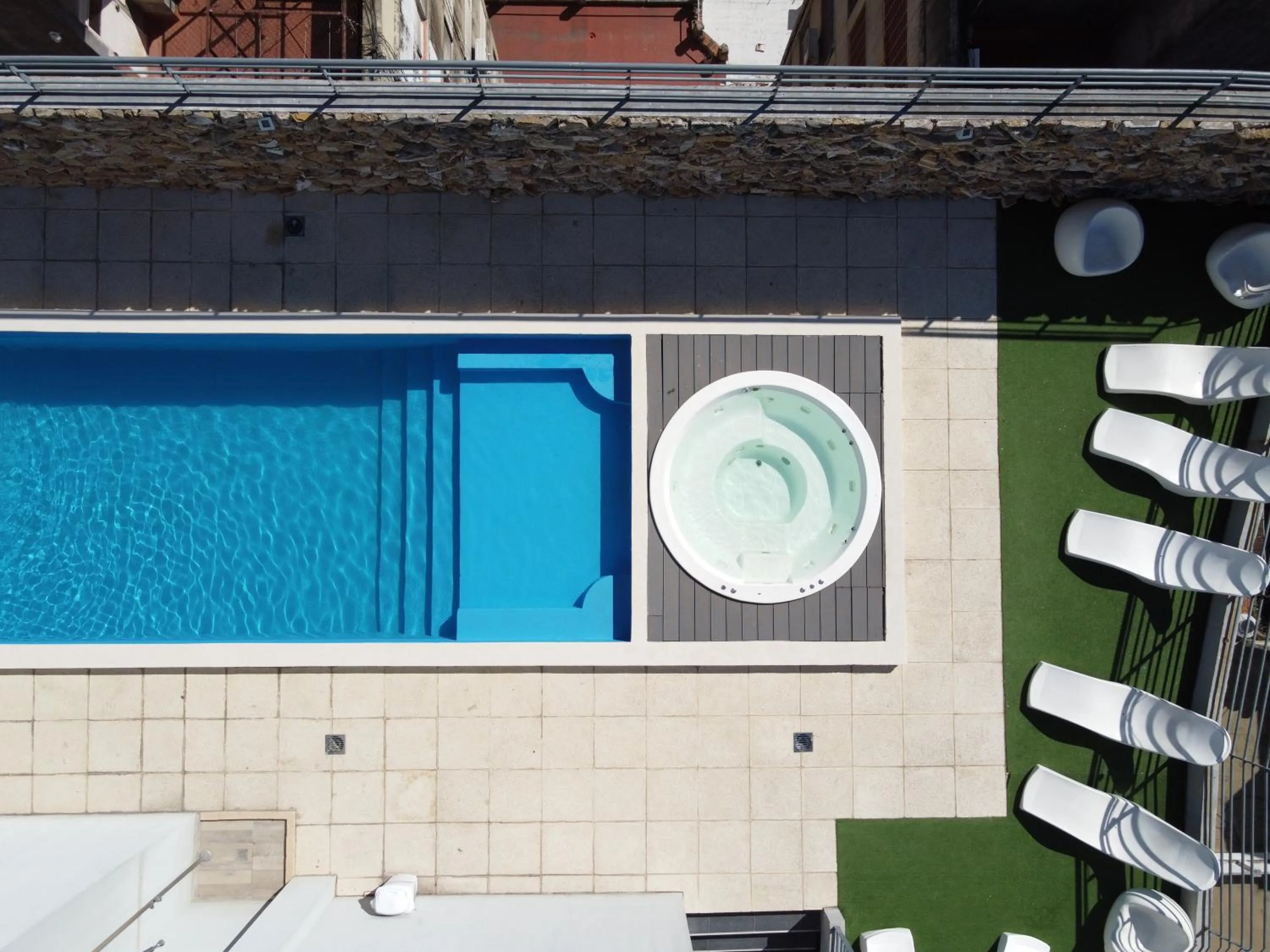 Swimming pool in Hotel Howard Johnson Rosario