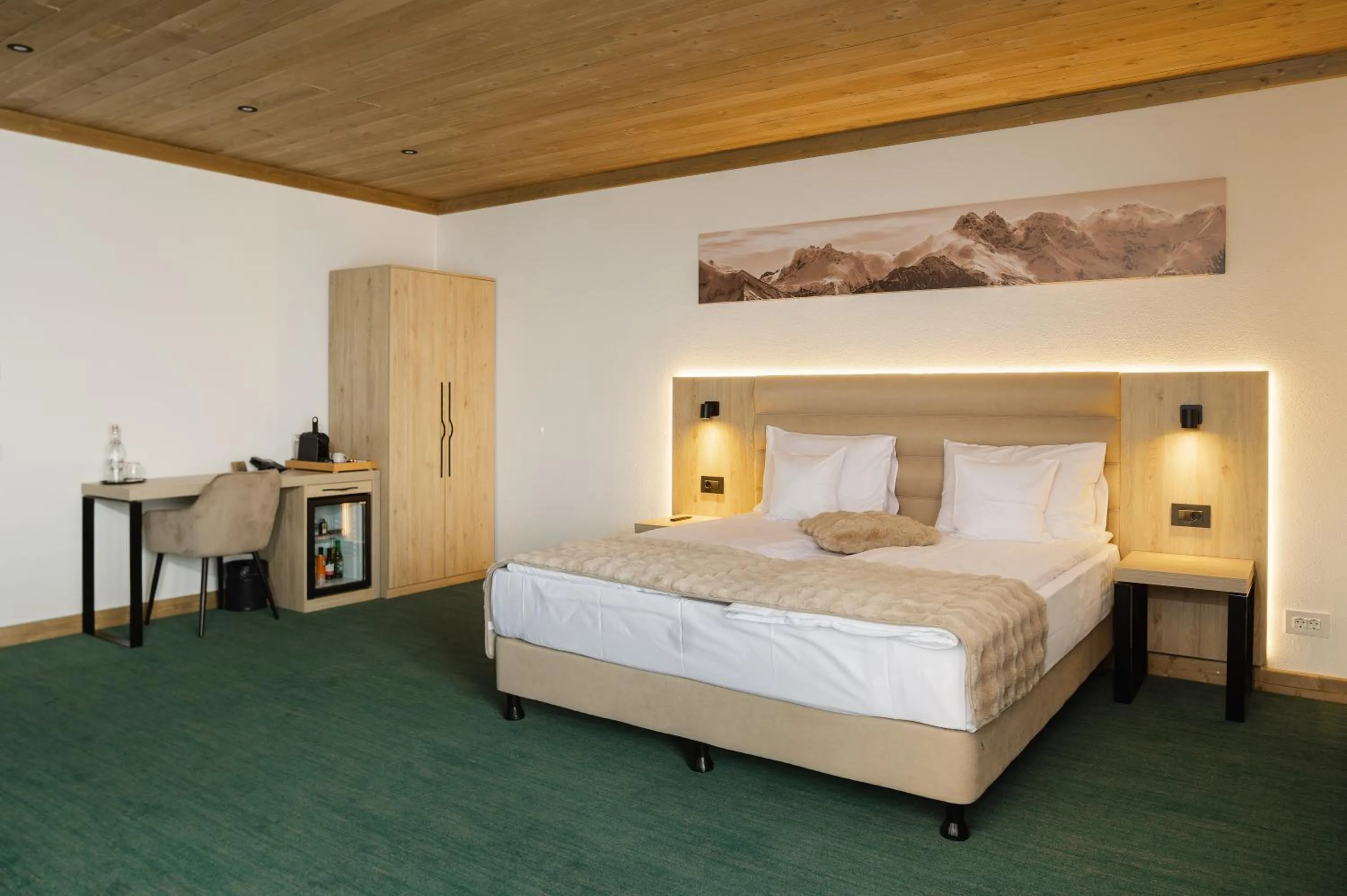 Photo of the whole room, Bed in Hotel Regal