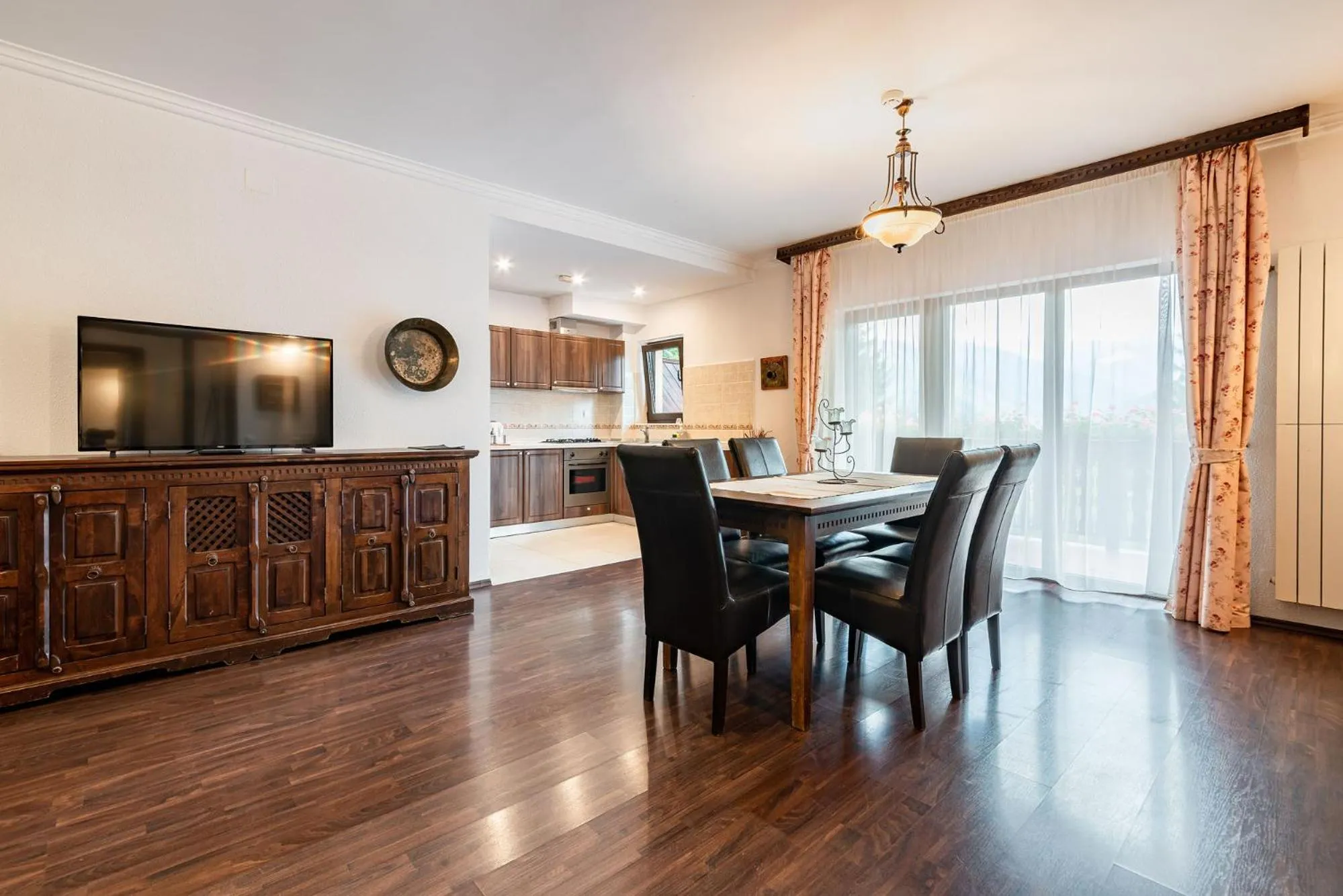 Kitchen or kitchenette in Hotel Regal