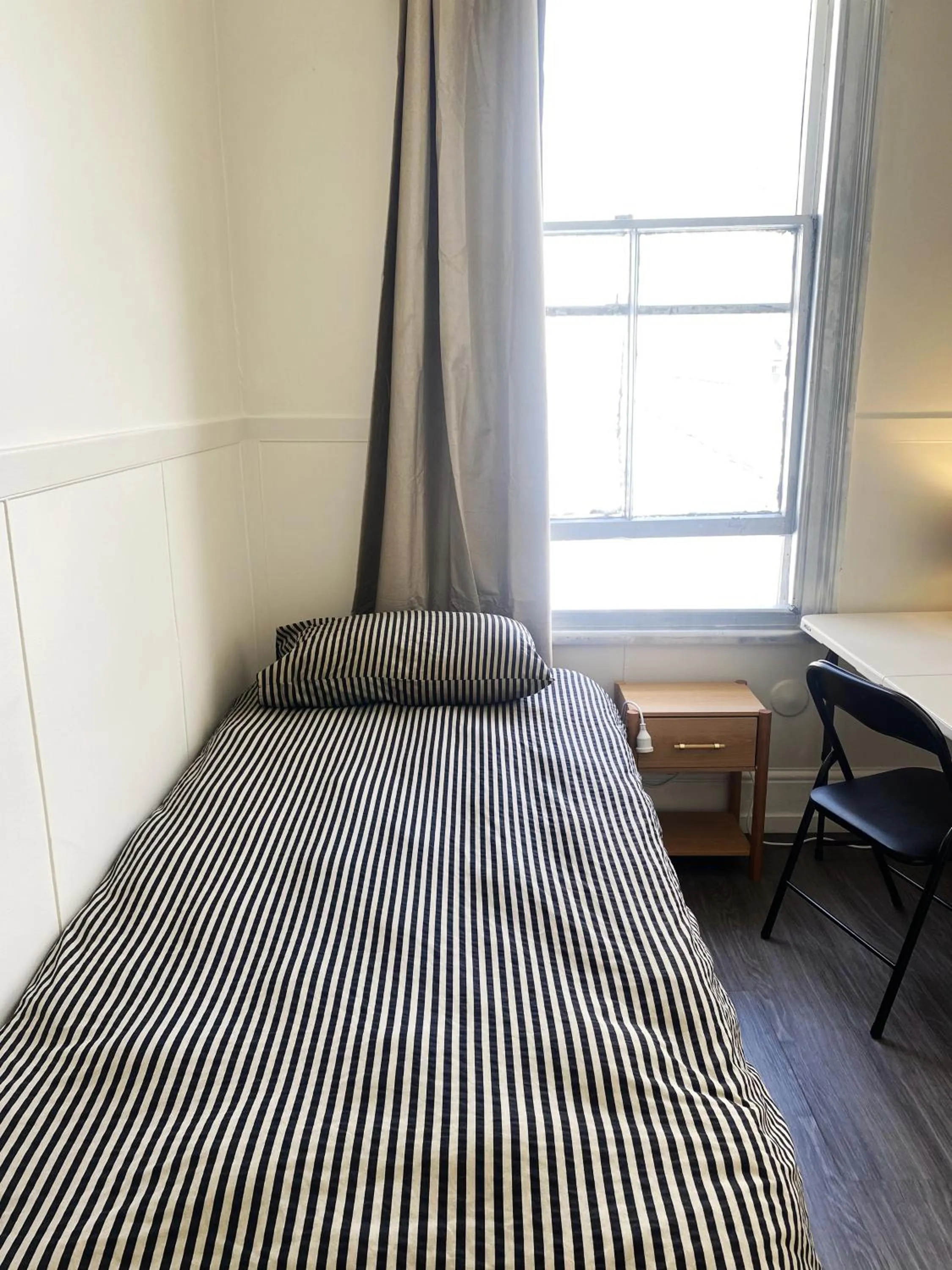 215 Edinburgh Castle