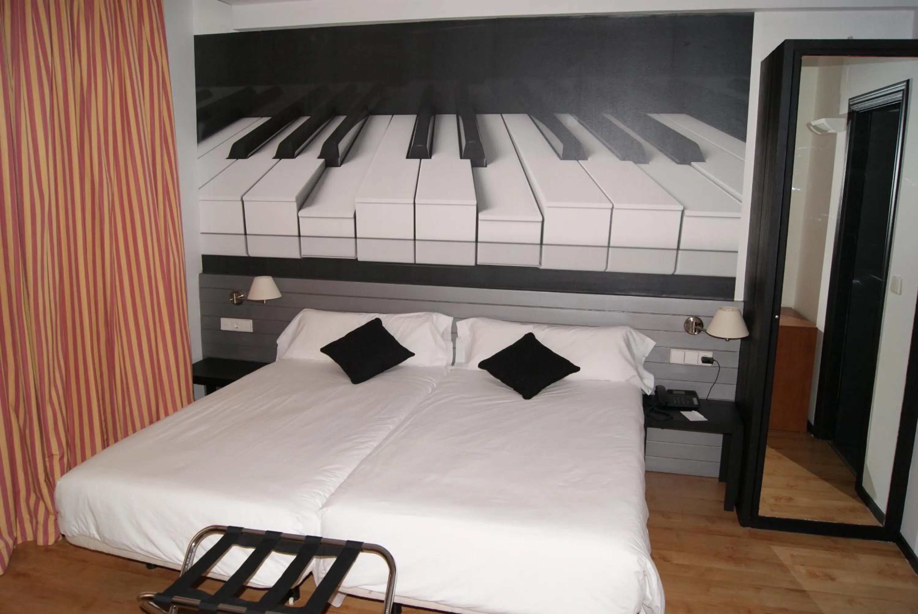 Bed in Abba Jazz Hotel Vitoria