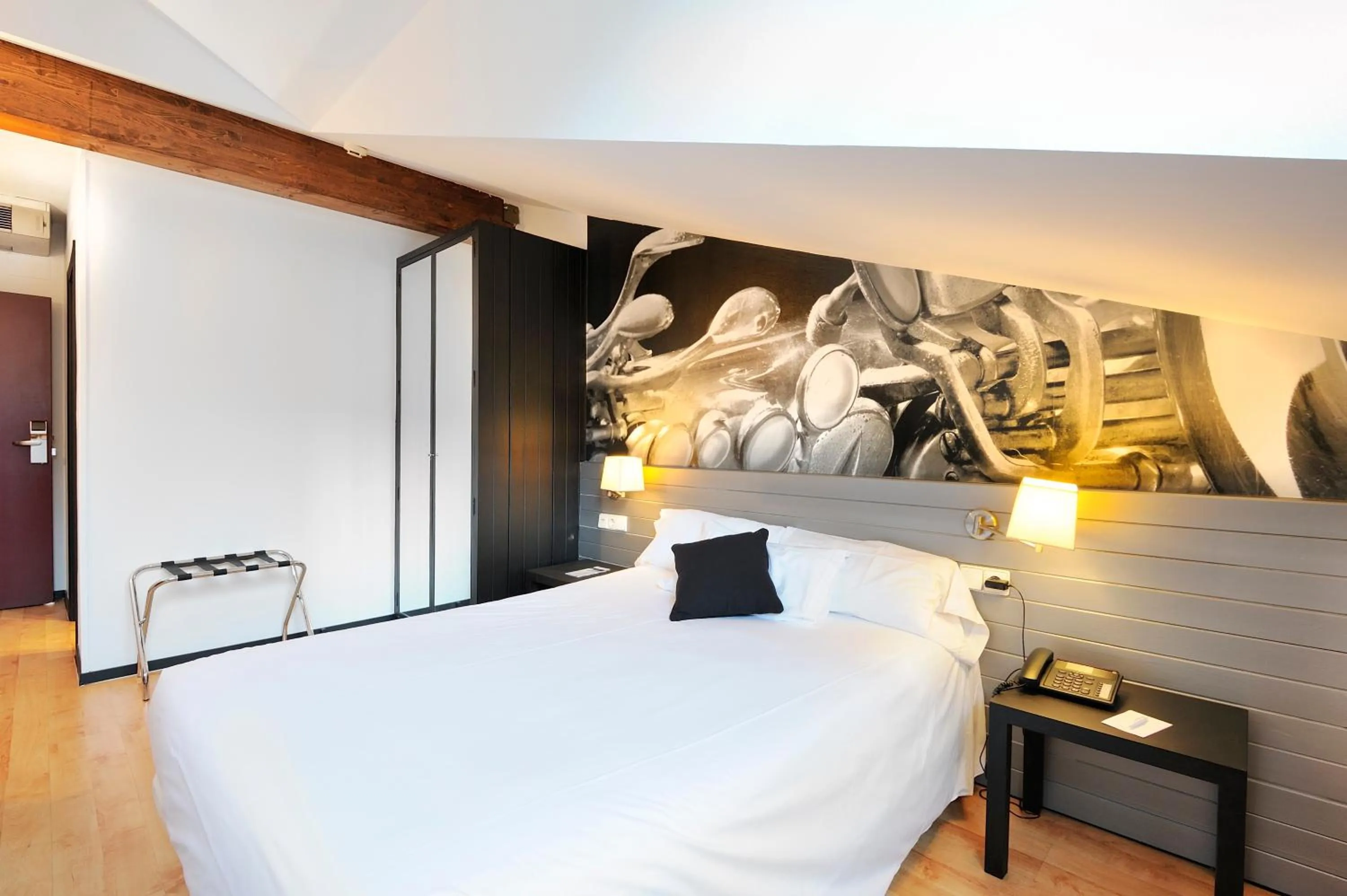 Bed in Abba Jazz Hotel Vitoria