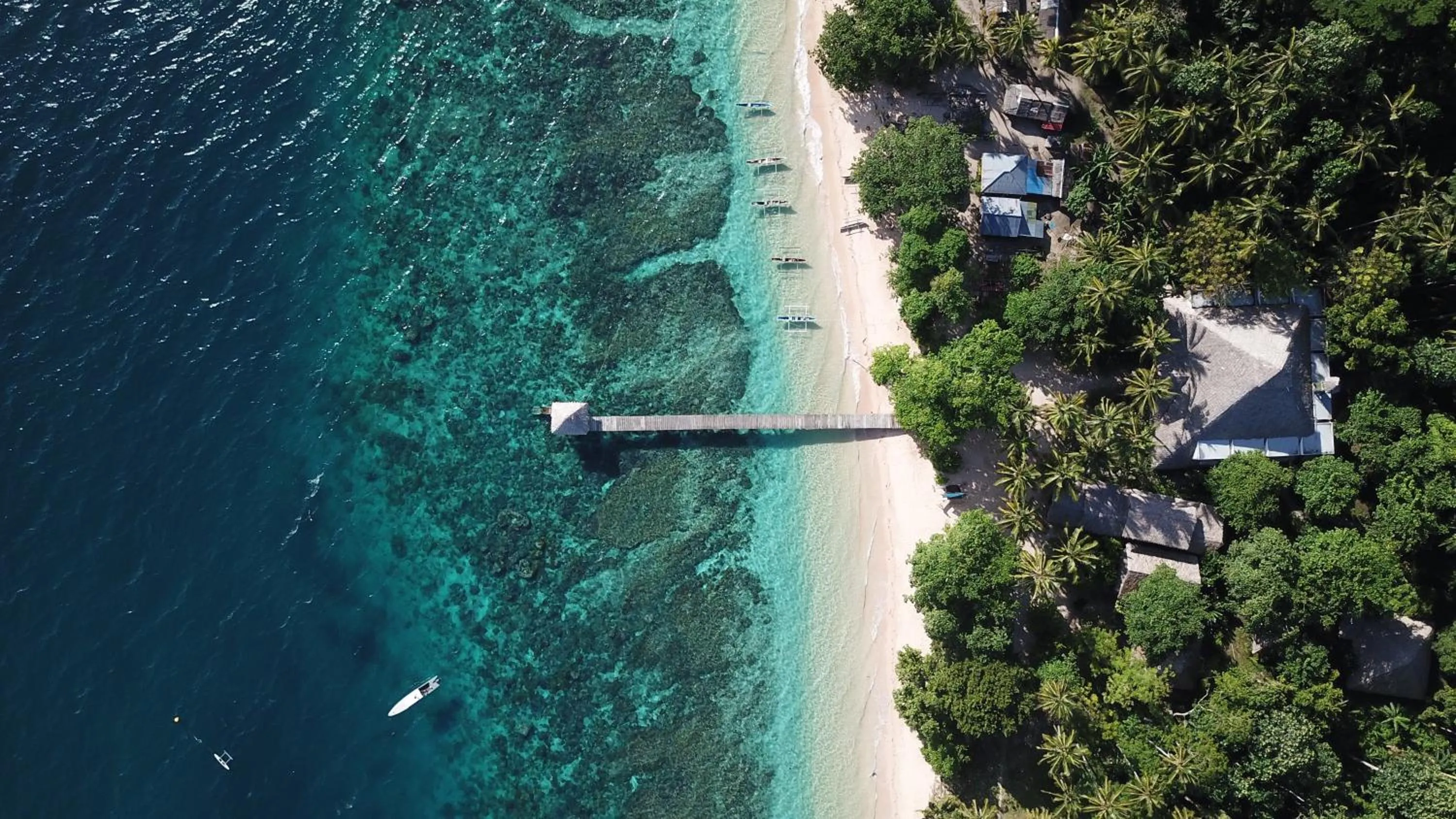Property building in Coral Eye Boutique Resort and Marine Outpost
