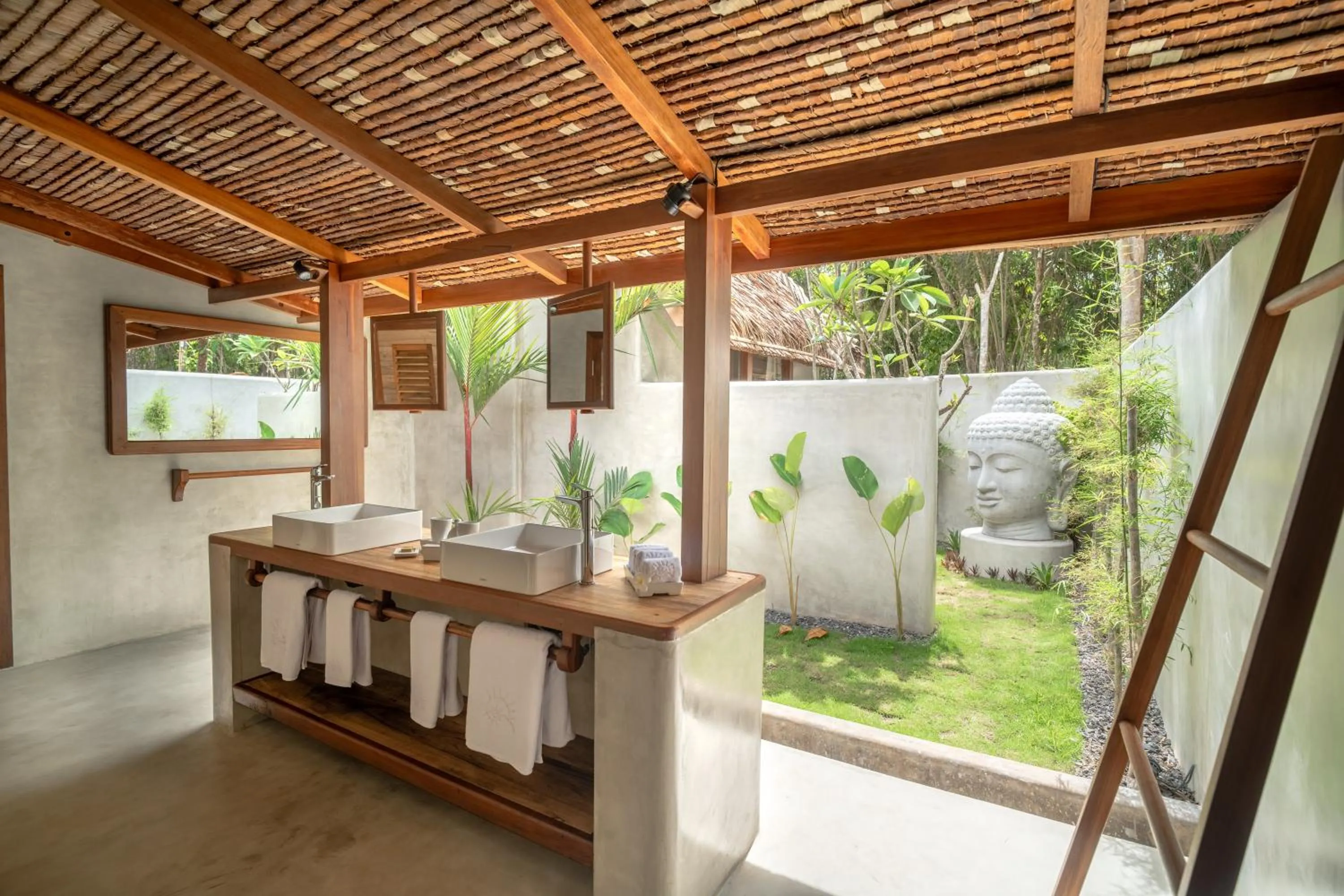 Bathroom in Coral Eye Boutique Resort and Marine Outpost