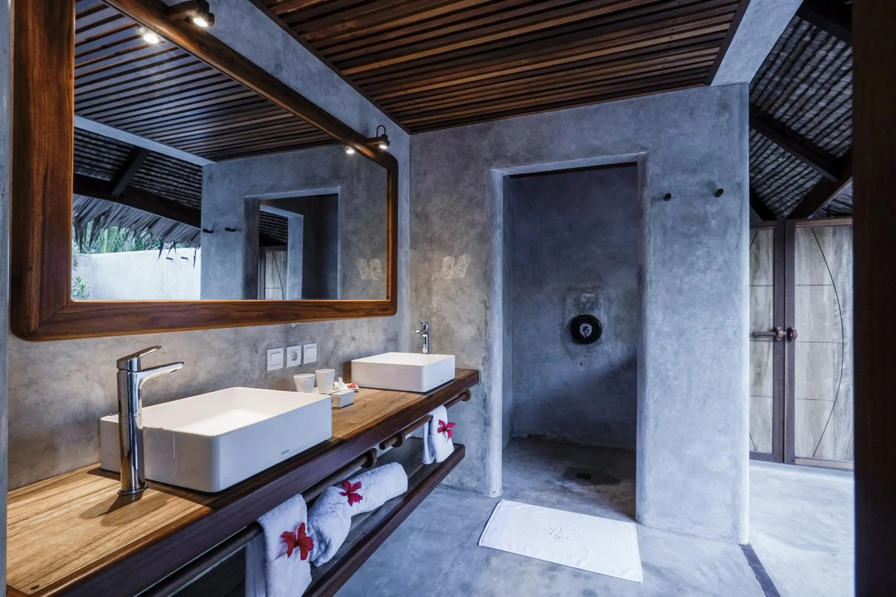 Open Air Bath in Coral Eye Boutique Resort and Marine Outpost