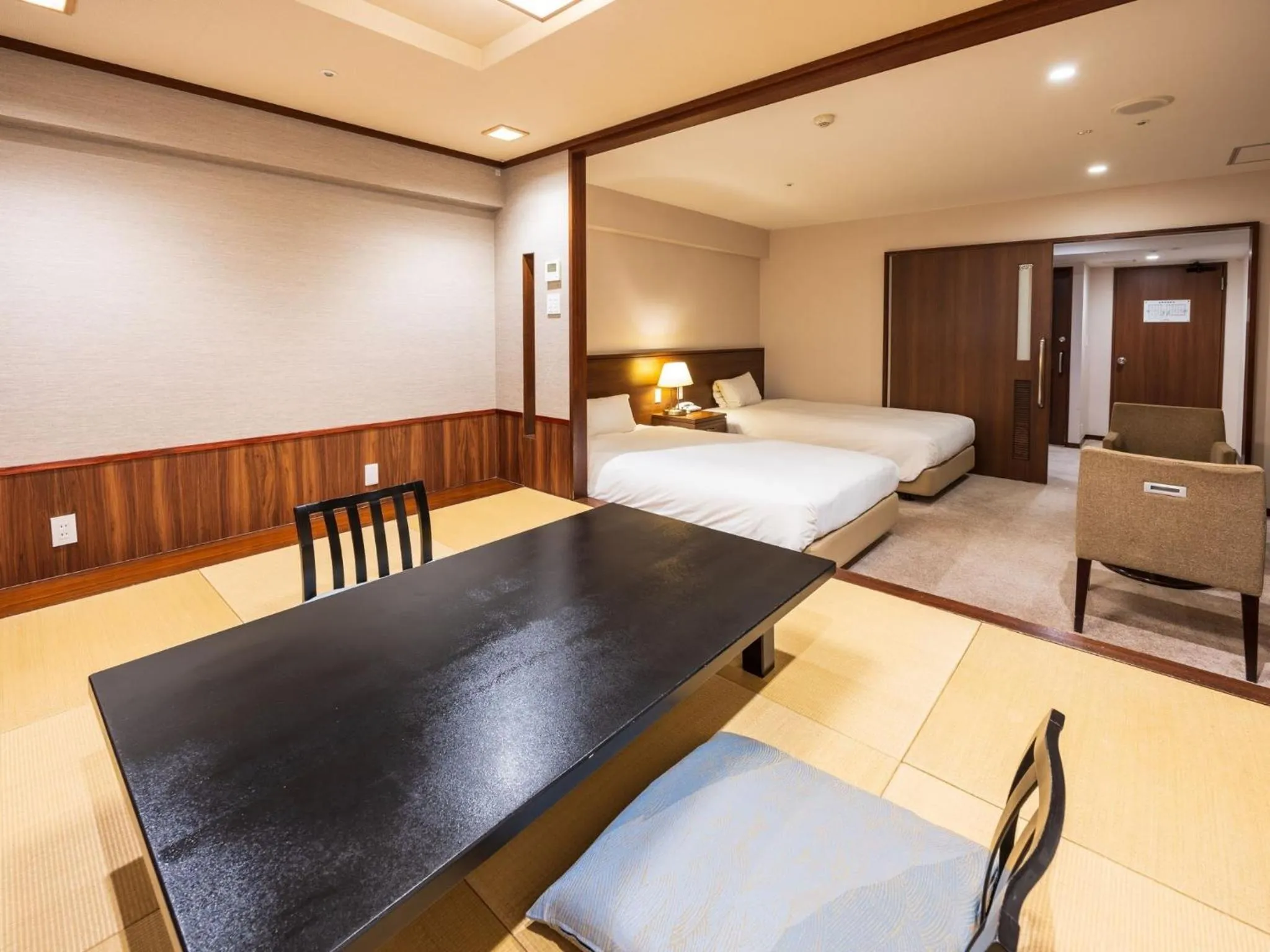 Living room, Bed in Hakoneji Kaiun