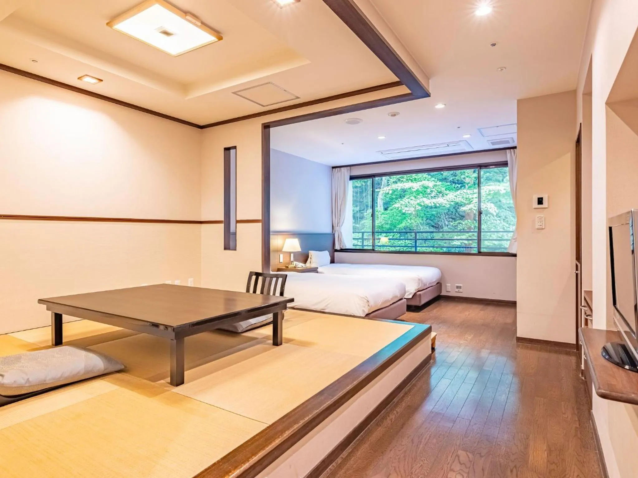 Photo of the whole room, Bed in Hakoneji Kaiun