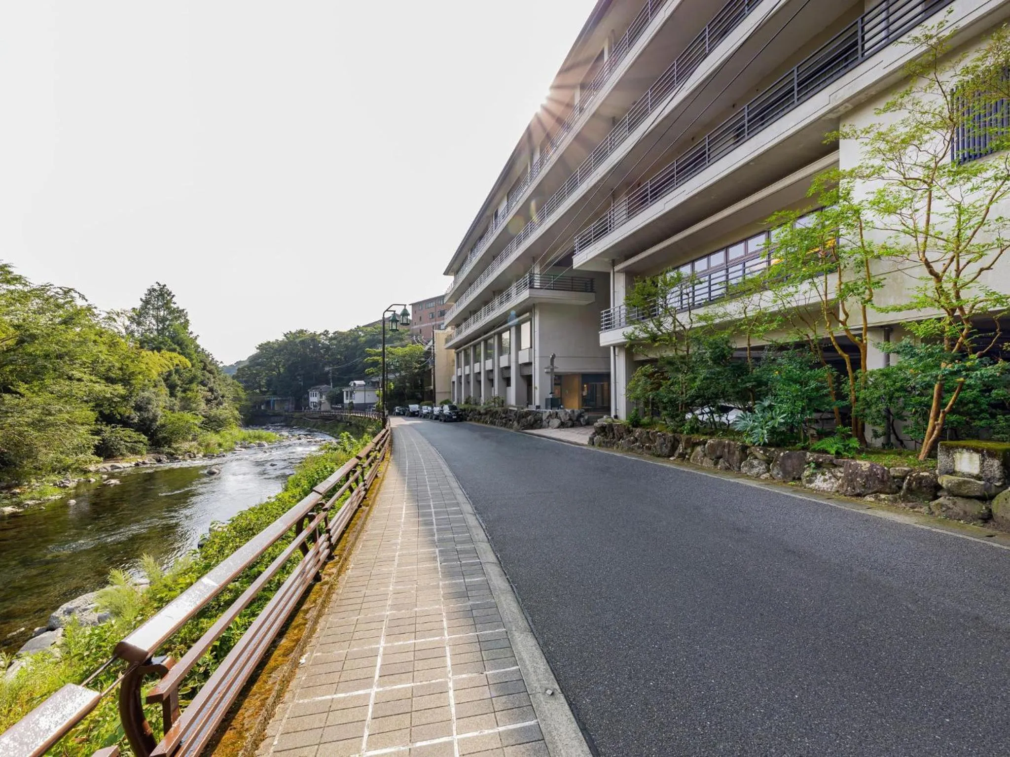 Property building in Hakoneji Kaiun