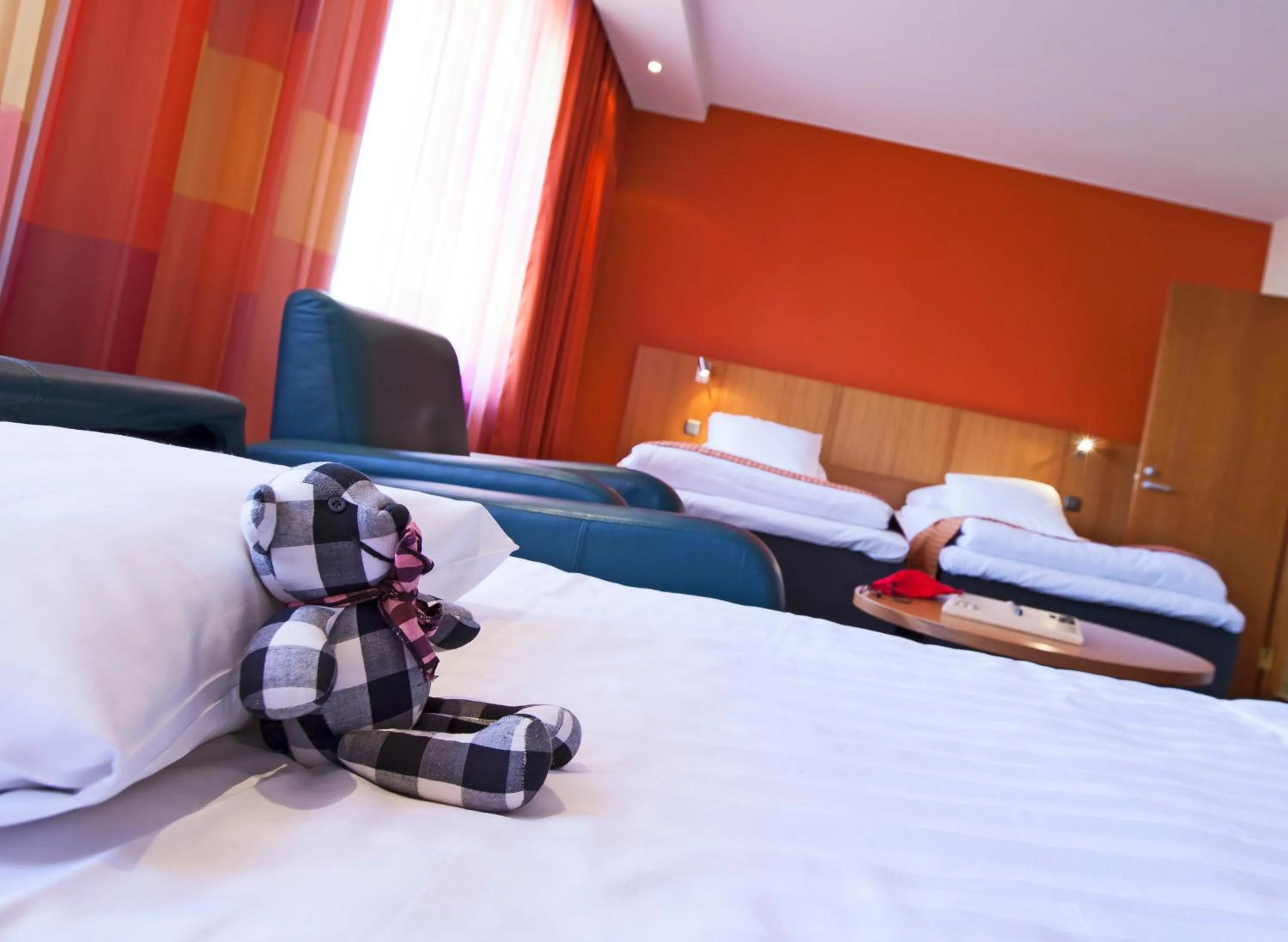 Family, Bed in Hotel Oscar