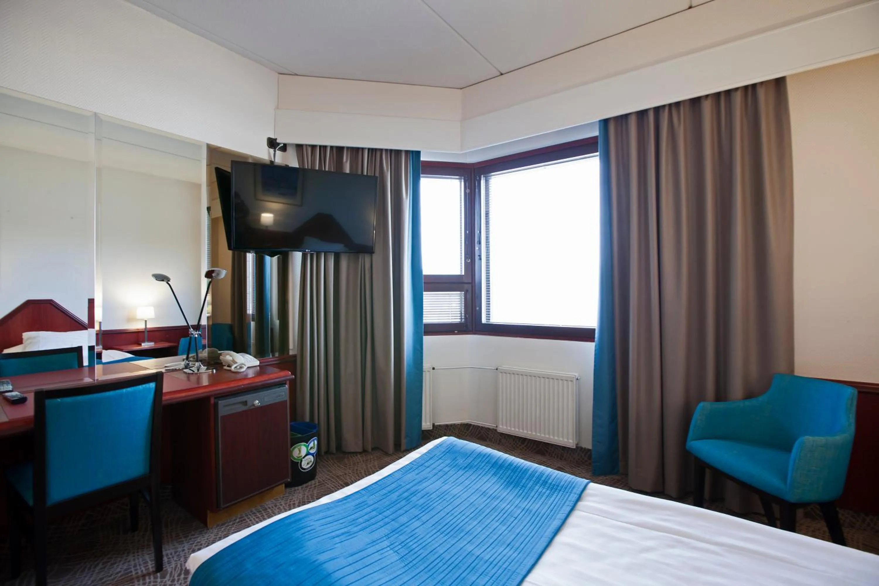 TV and multimedia, Bed in Hotel Oscar