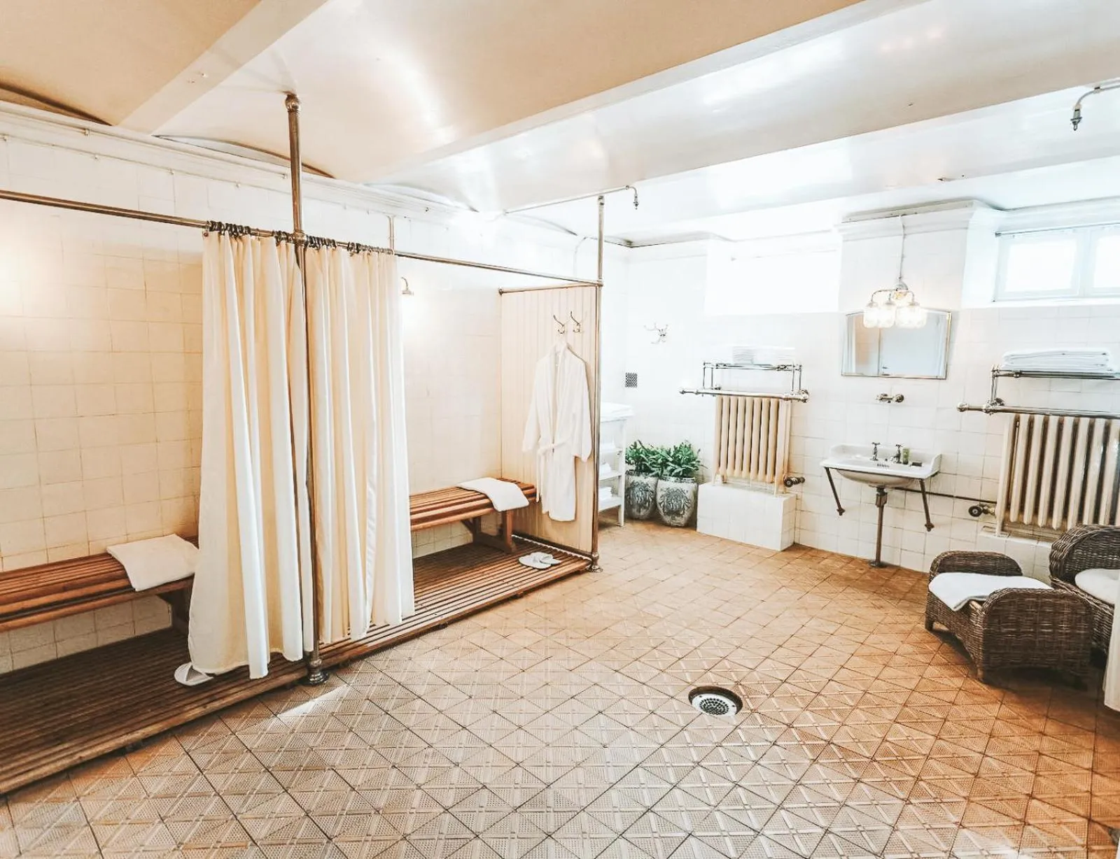 Bed in Bårdshaug Herregård