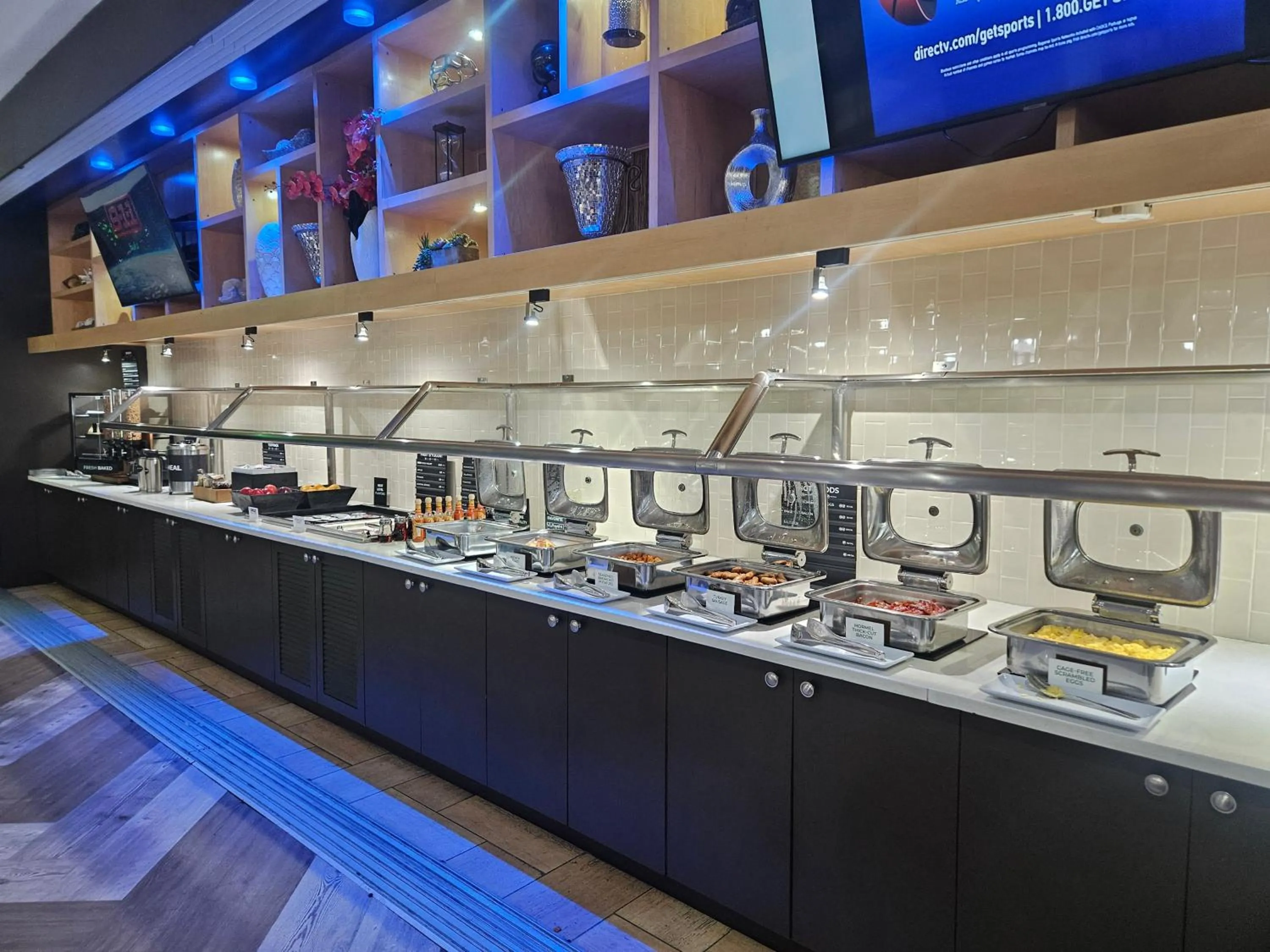 Buffet breakfast in Holiday Inn Tampa Westshore - Airport Area by IHG