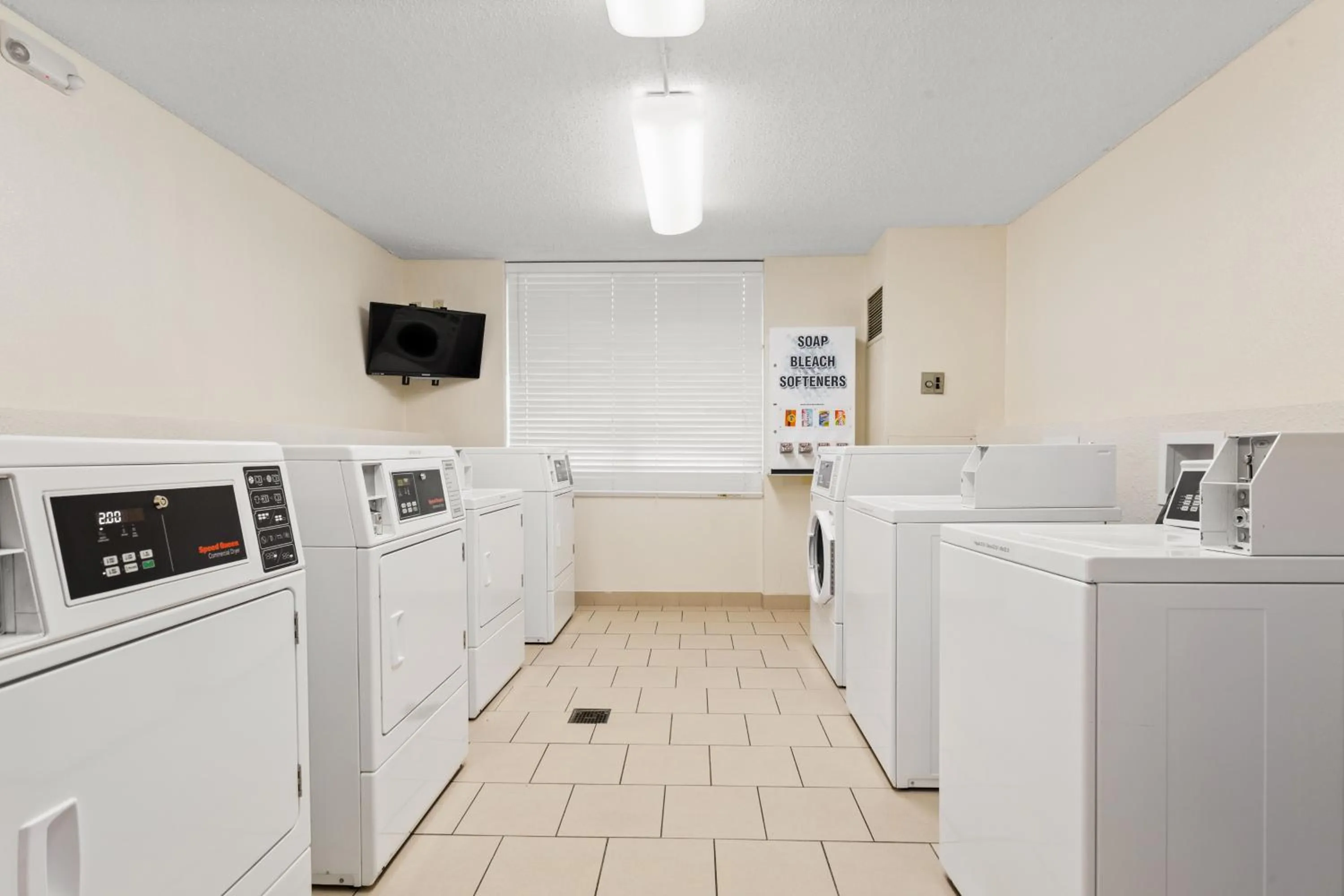washing machine in Holiday Inn Tampa Westshore - Airport Area by IHG