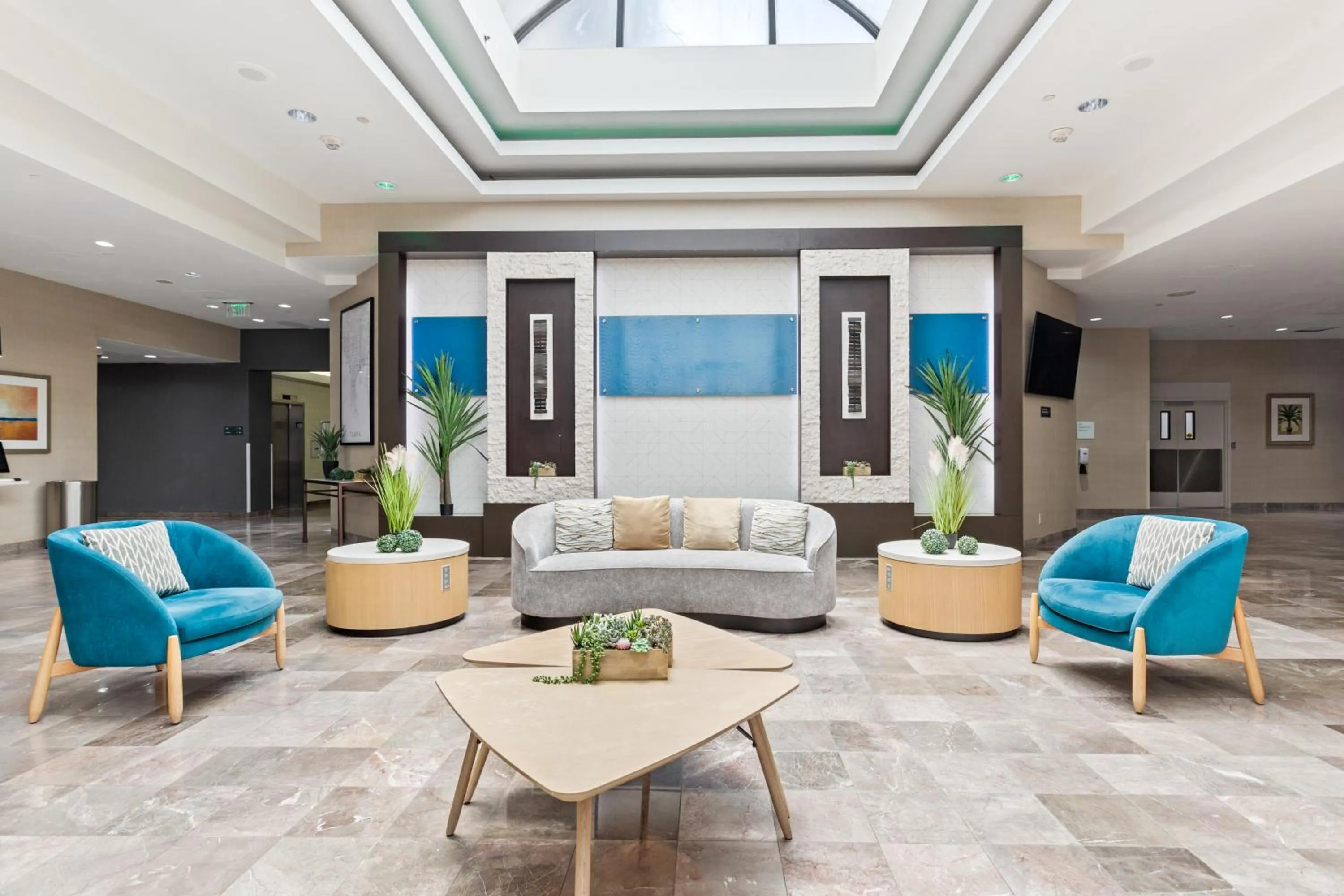 Lobby or reception in Holiday Inn Tampa Westshore - Airport Area by IHG