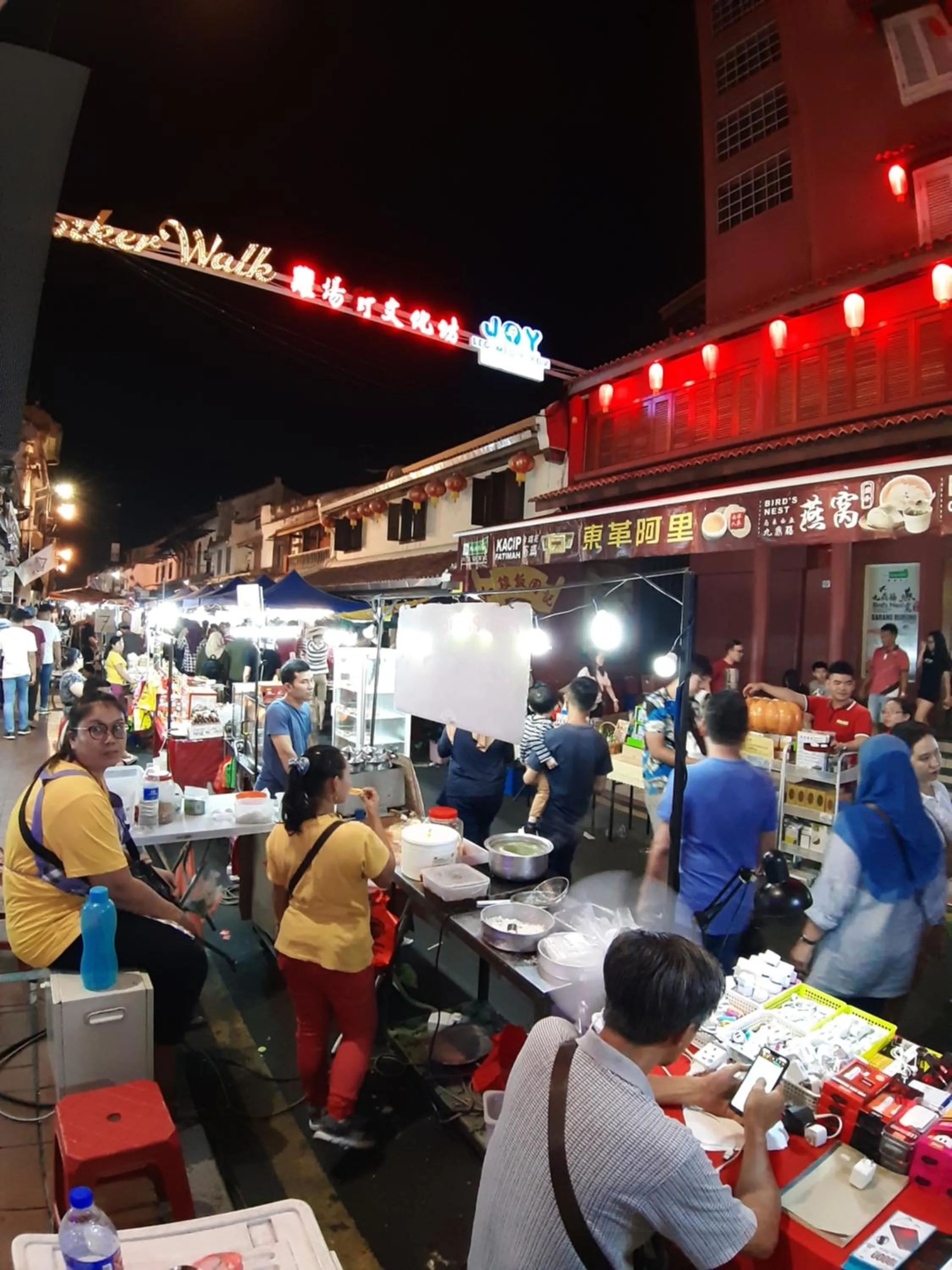 Restaurant/places to eat in Heeren Inn Melaka