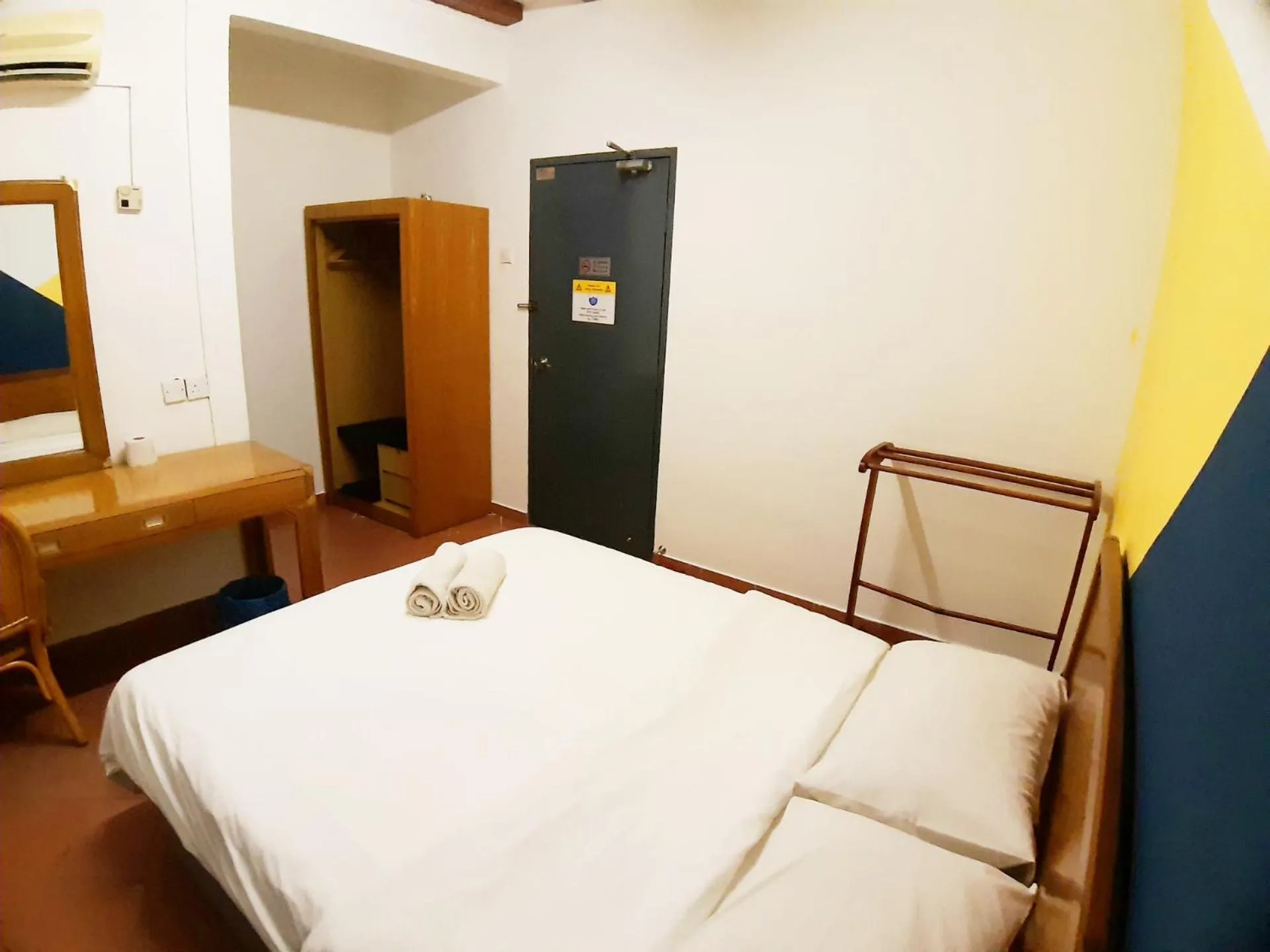 Shower in Heeren Inn Melaka