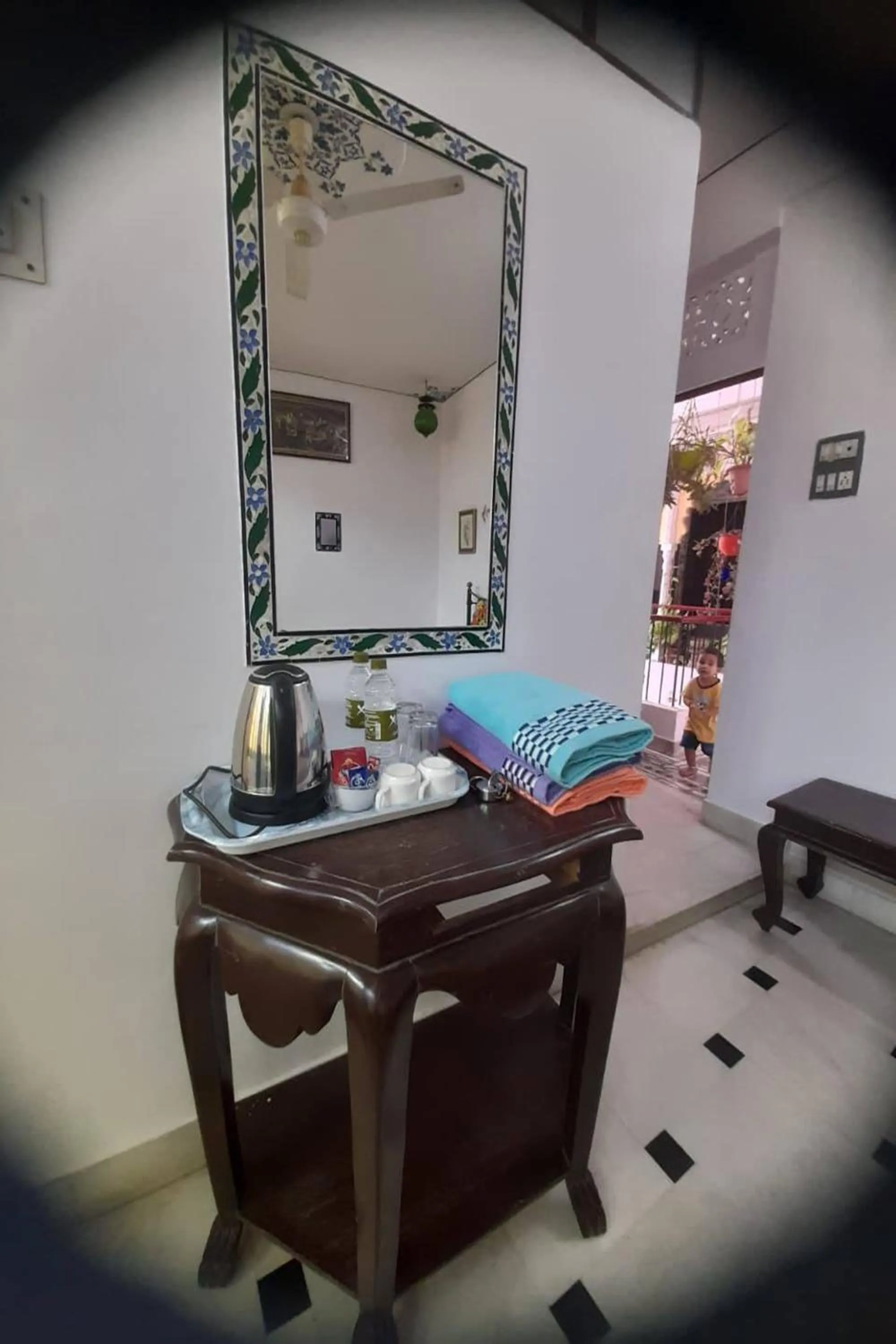 Bed in Nukkad Guest House Near Lake Pichola