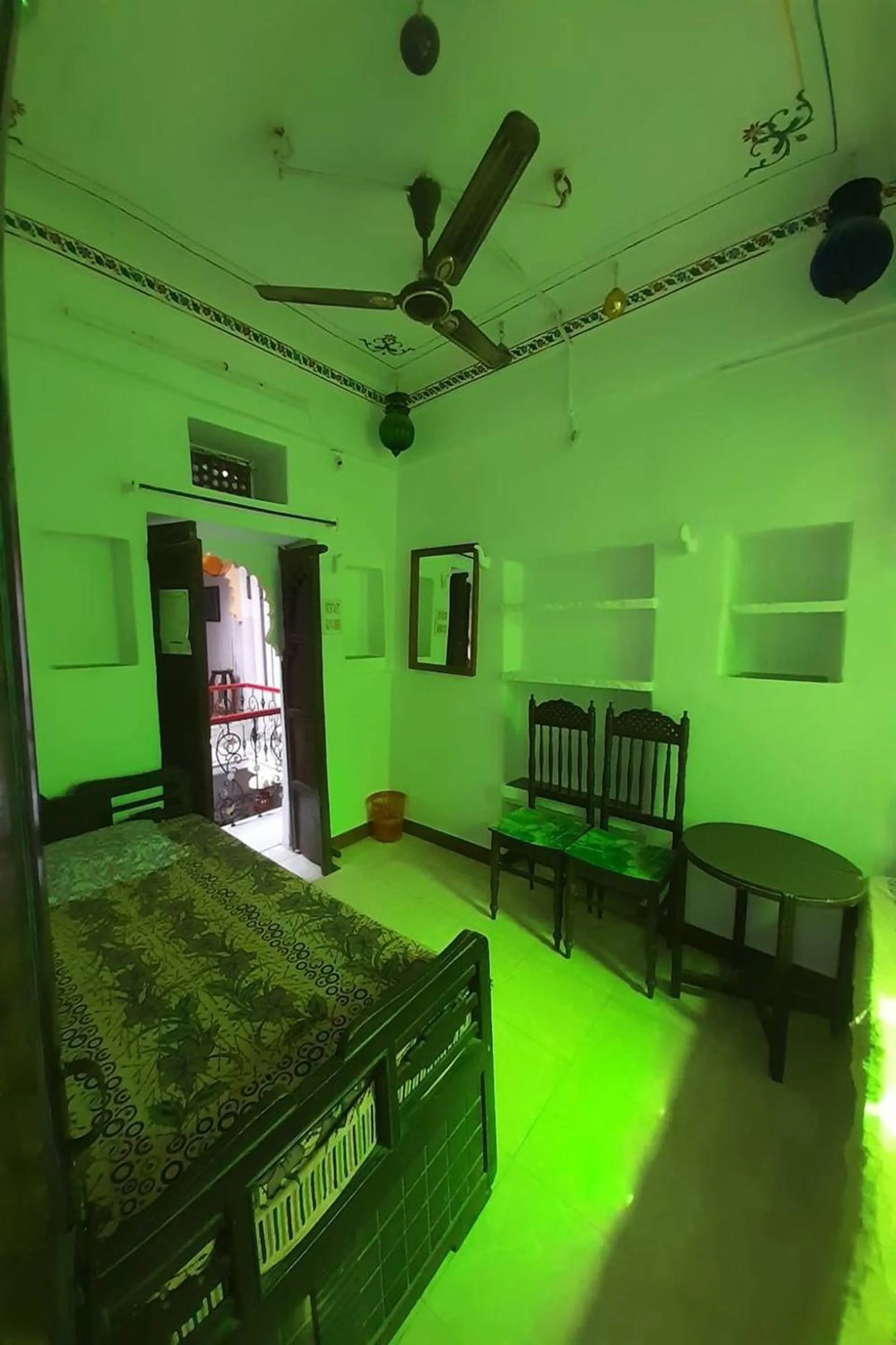 Living room in Nukkad Guest House Near Lake Pichola