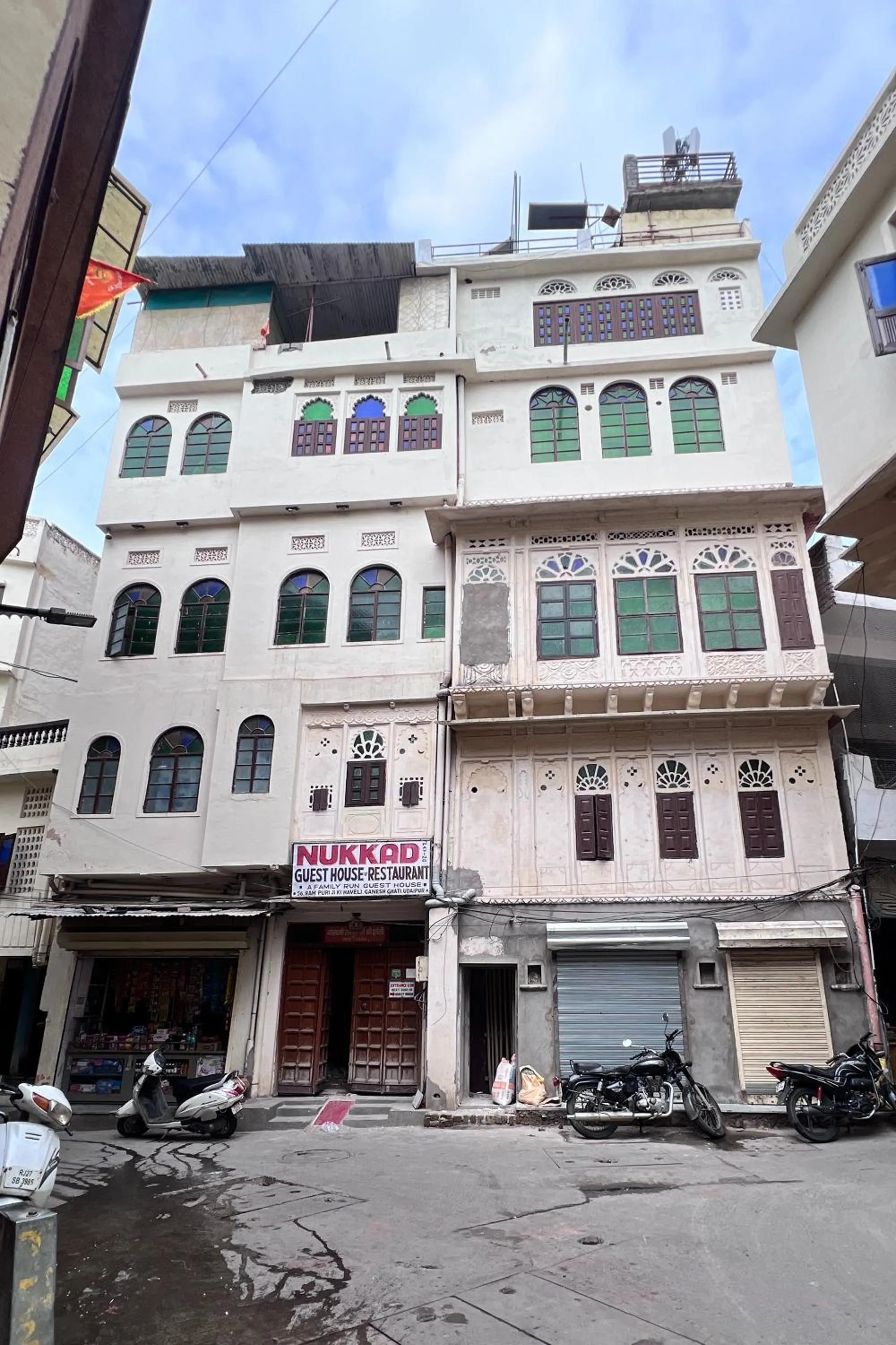 Property building in Nukkad Guest House Near Lake Pichola