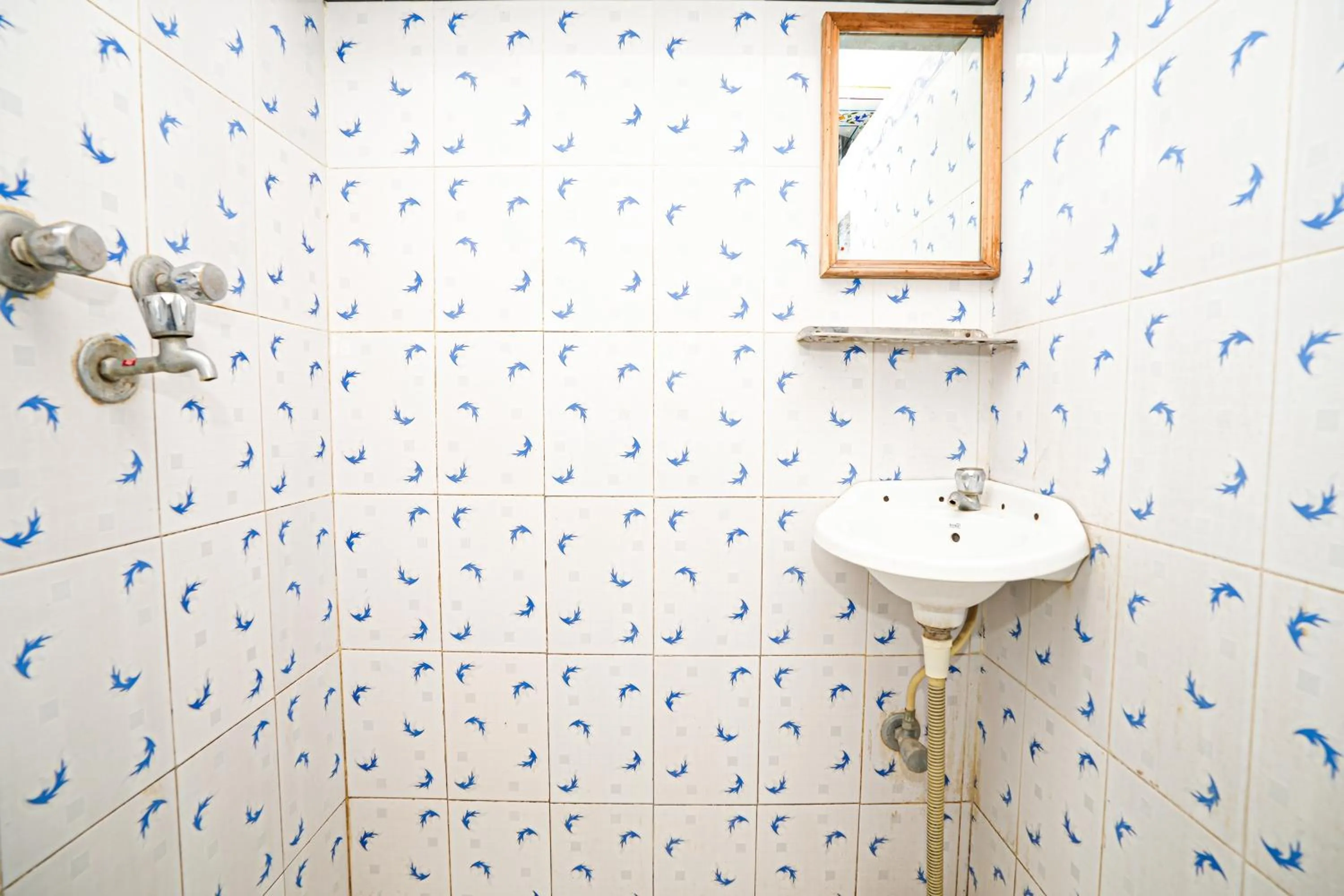 Shower in Nukkad Guest House Near Lake Pichola