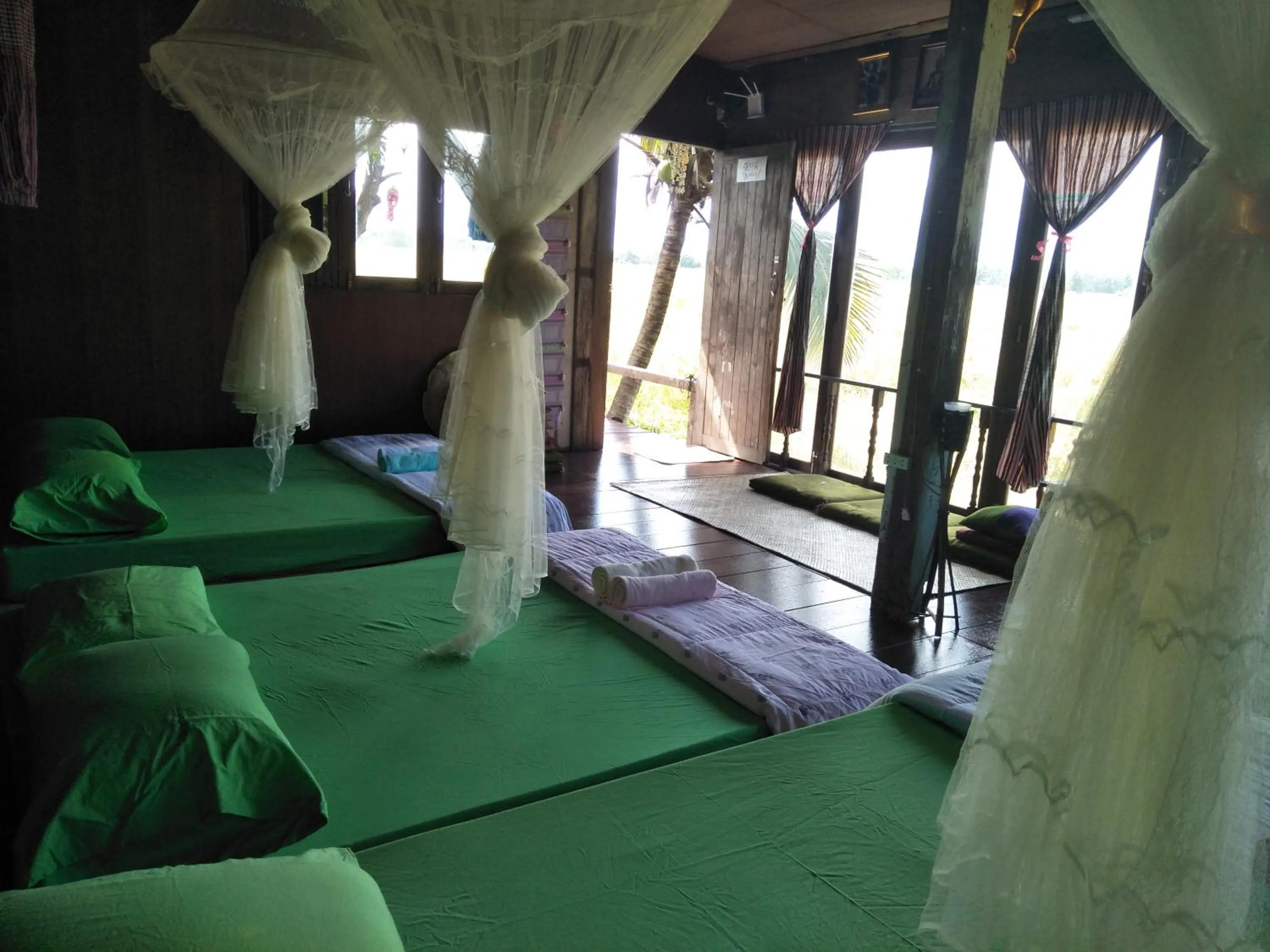 Facade/entrance, Bed in Oui Kaew Homestay