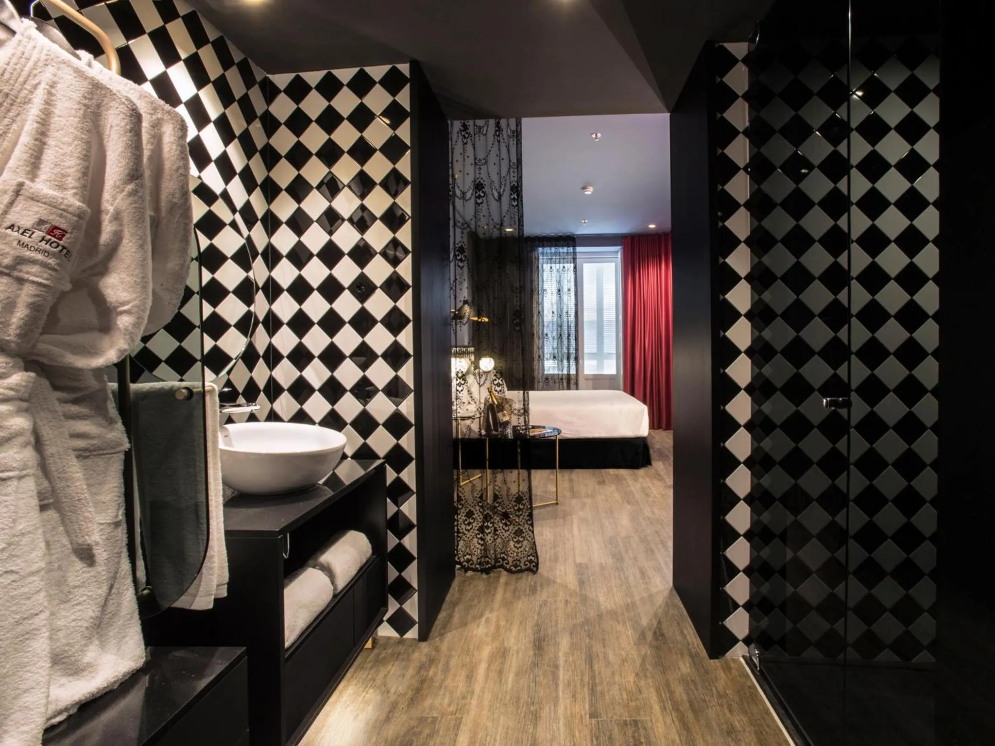 Bathroom, Bed in Axel Hotel Madrid - Adults Only