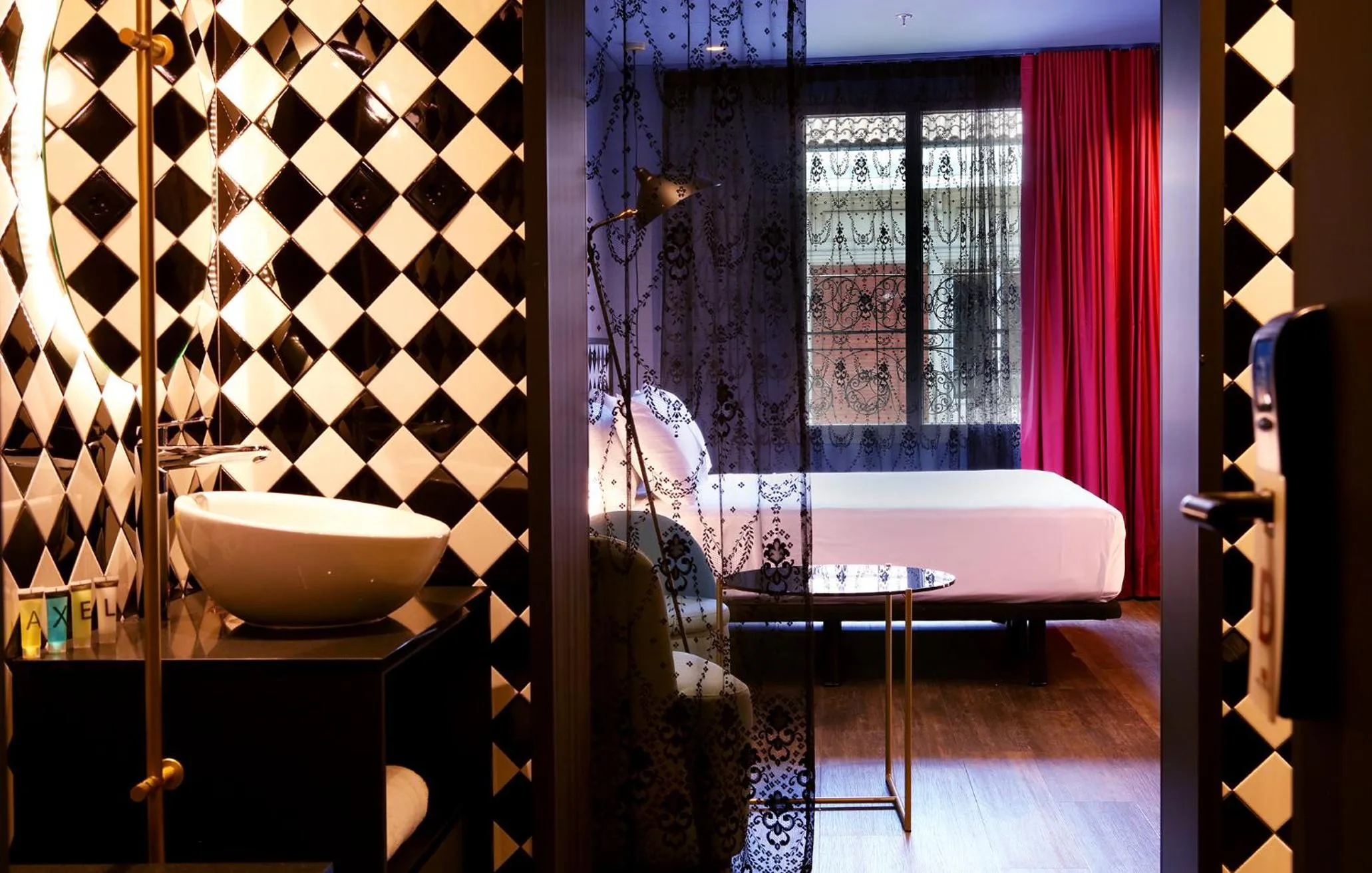 Bedroom, Bed in Axel Hotel Madrid - Adults Only
