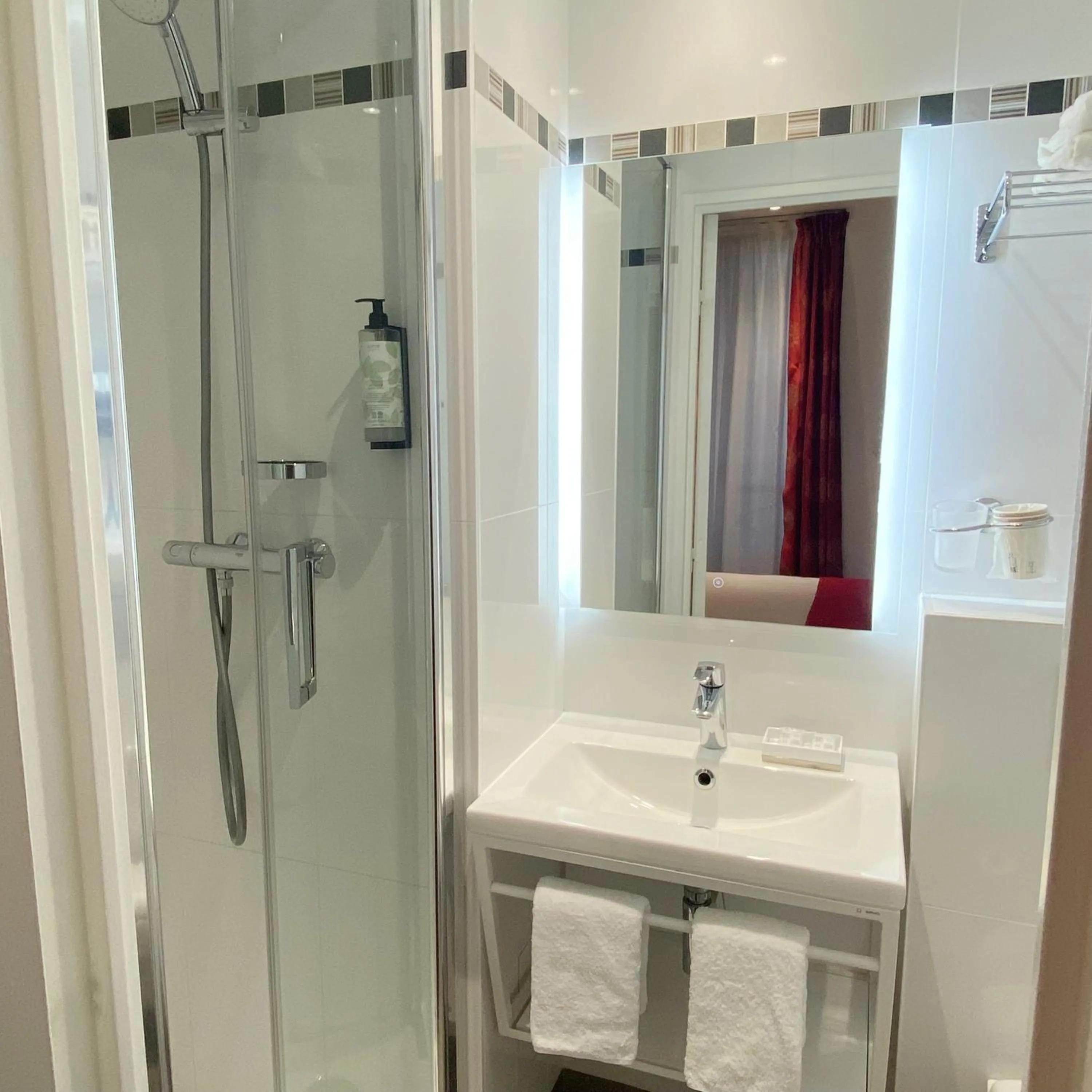 Shower in Austin's Saint Lazare Hotel