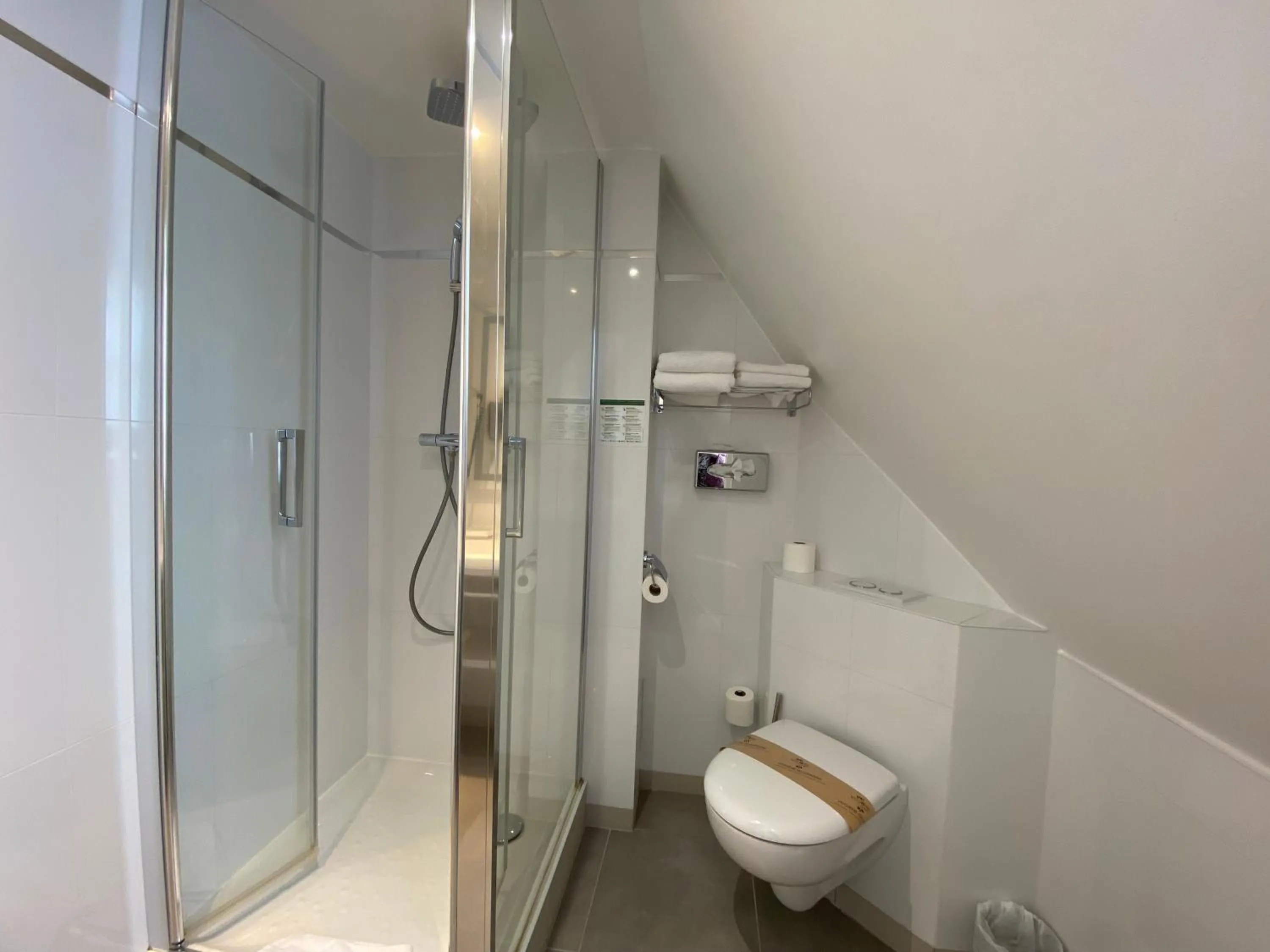 Shower in Austin's Saint Lazare Hotel