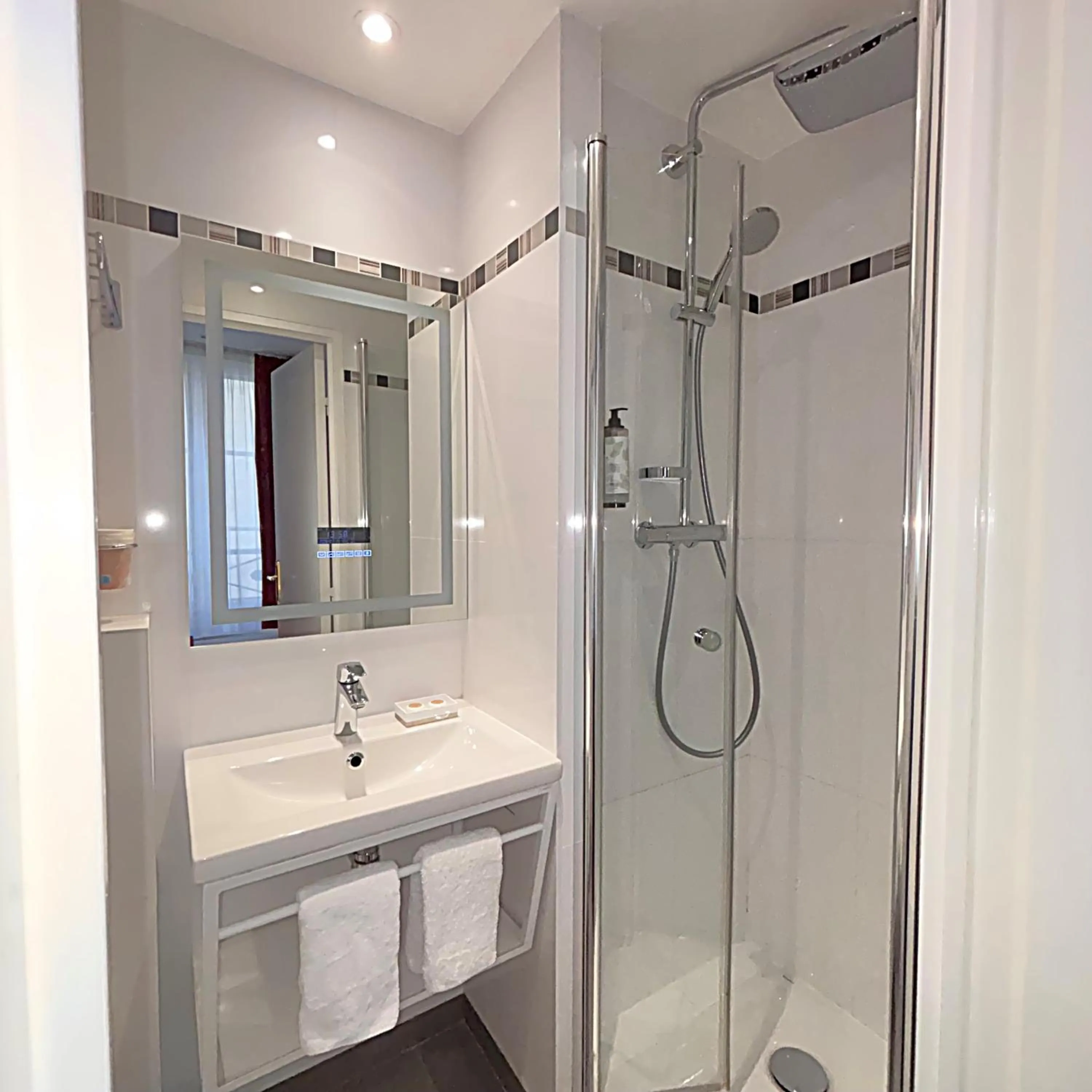 Shower in Austin's Saint Lazare Hotel