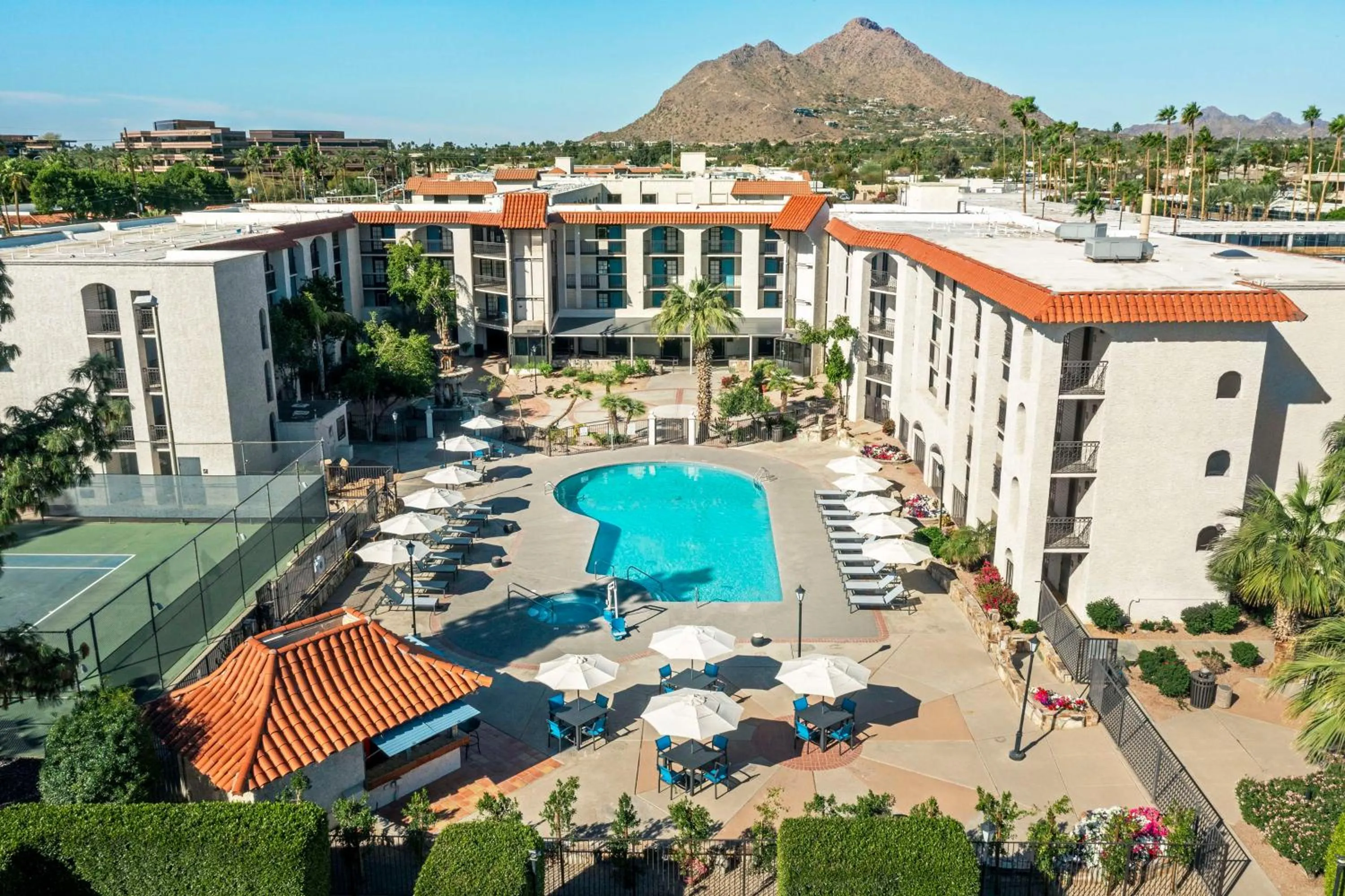 Pool view in Embassy Suites by Hilton Scottsdale Resort