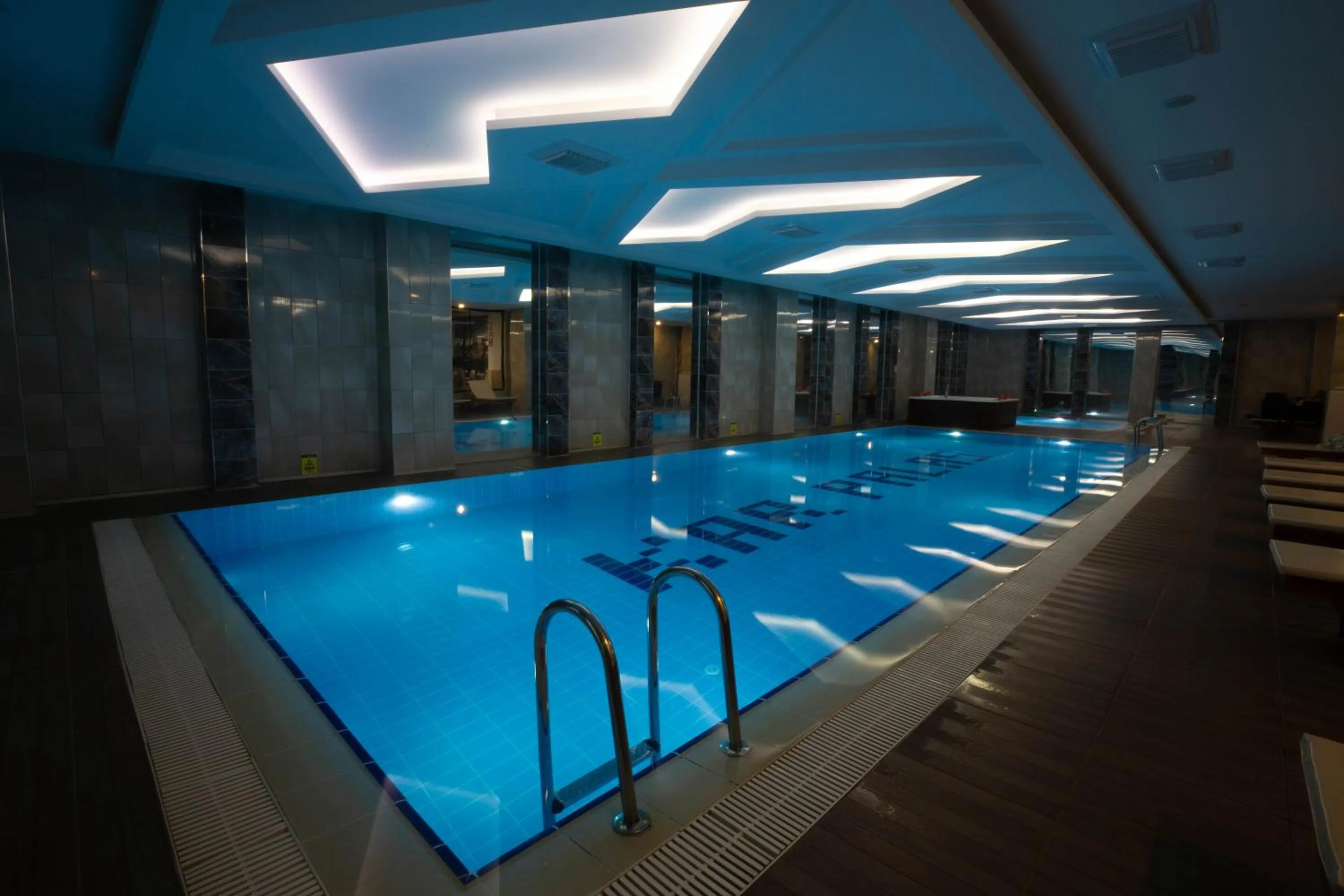 Swimming pool in Karpalas City Hotel & Spa