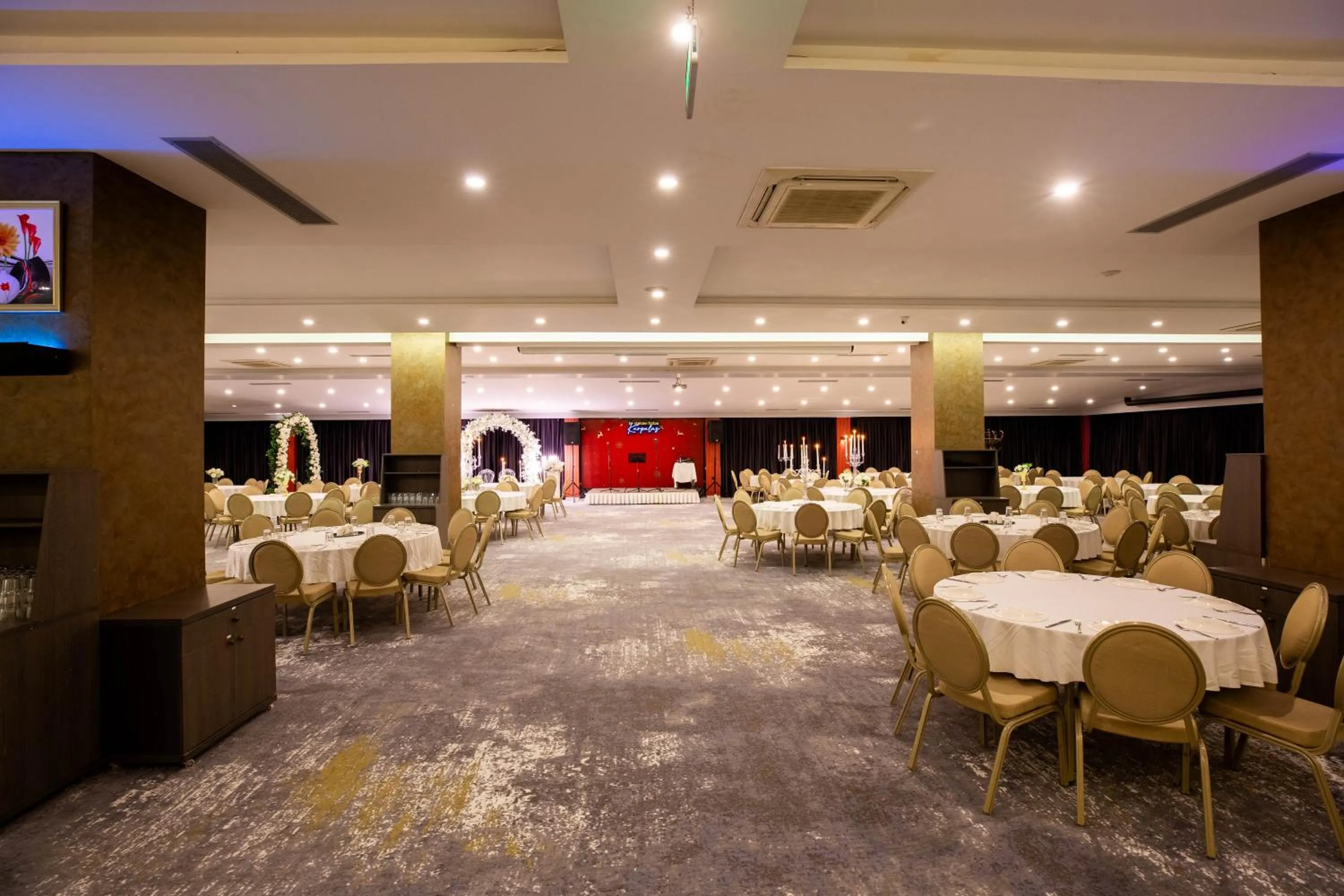 wedding in Karpalas City Hotel & Spa