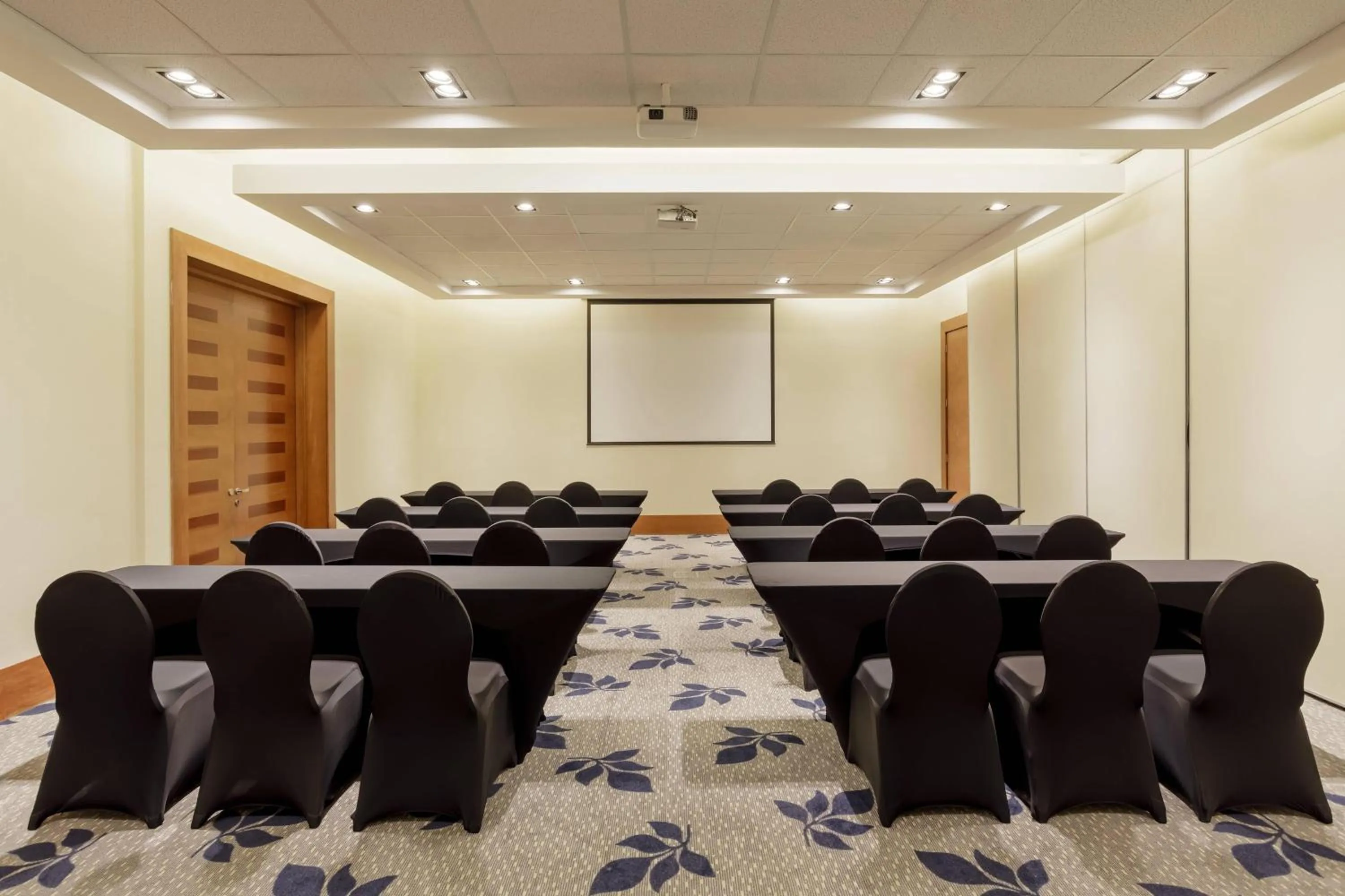 Meeting/conference room in Sheraton Miramar Hotel & Convention Center