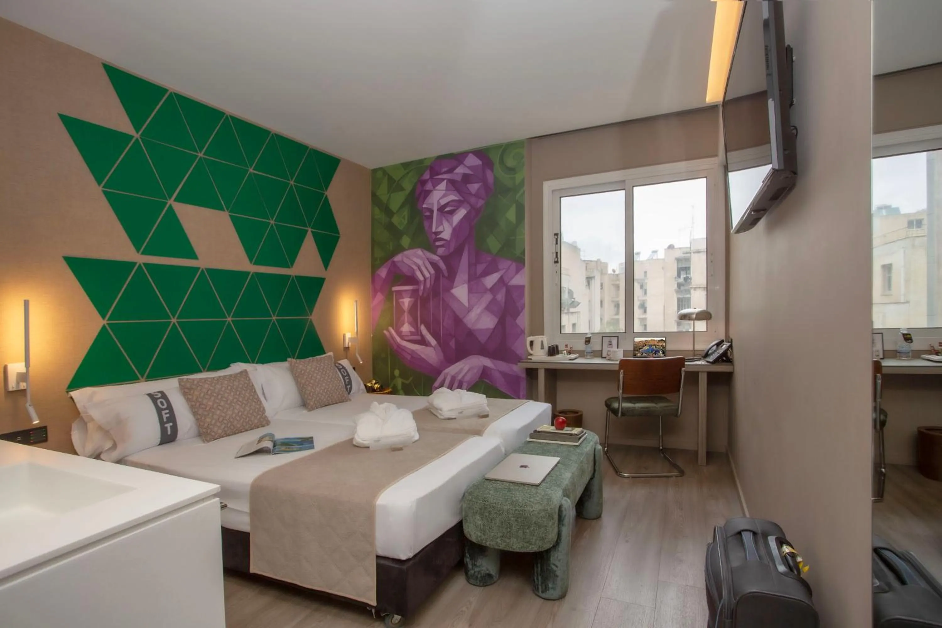 Photo of the whole room, Bed in Casual Kubic Athens