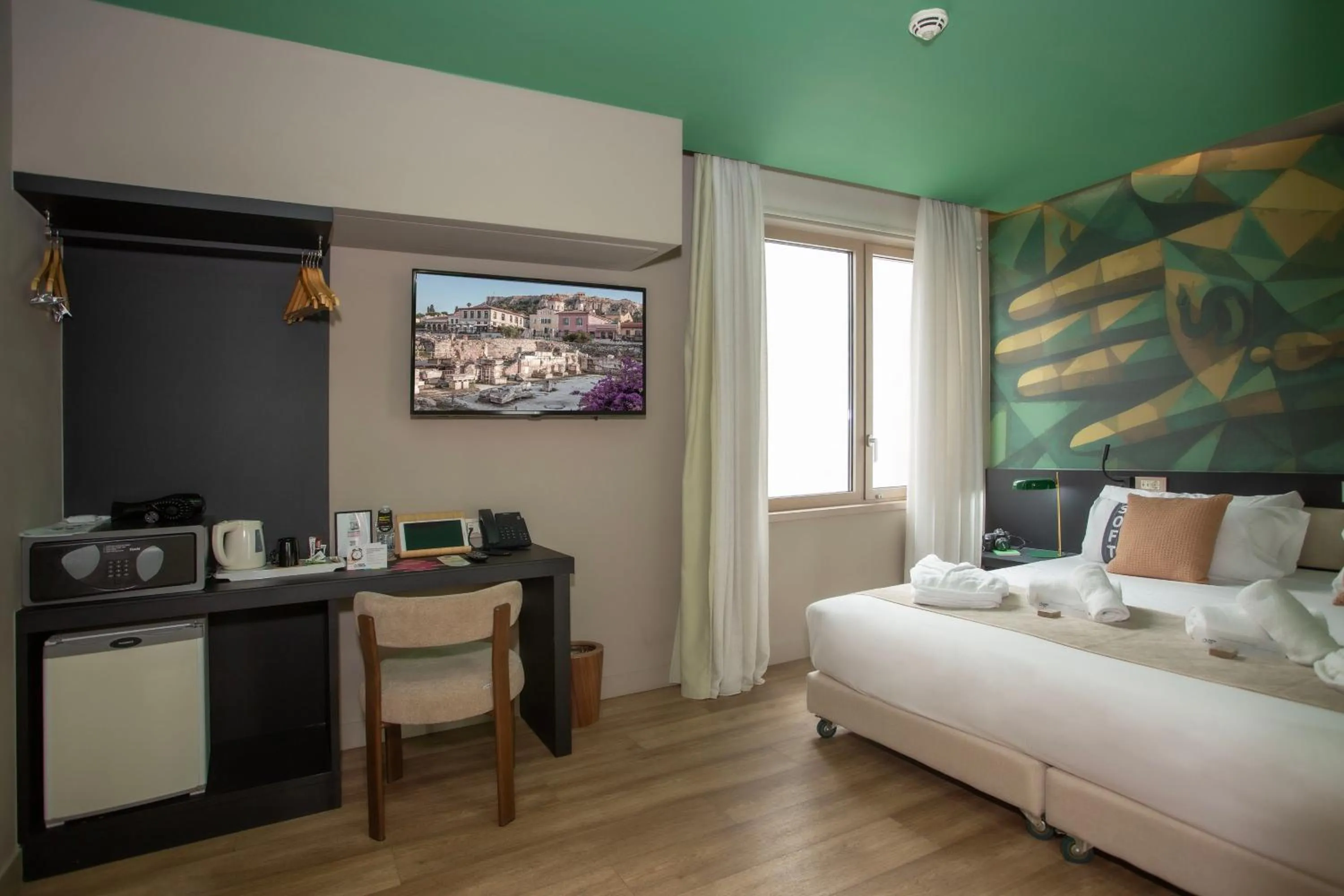 Photo of the whole room, Bed in Casual Kubic Athens