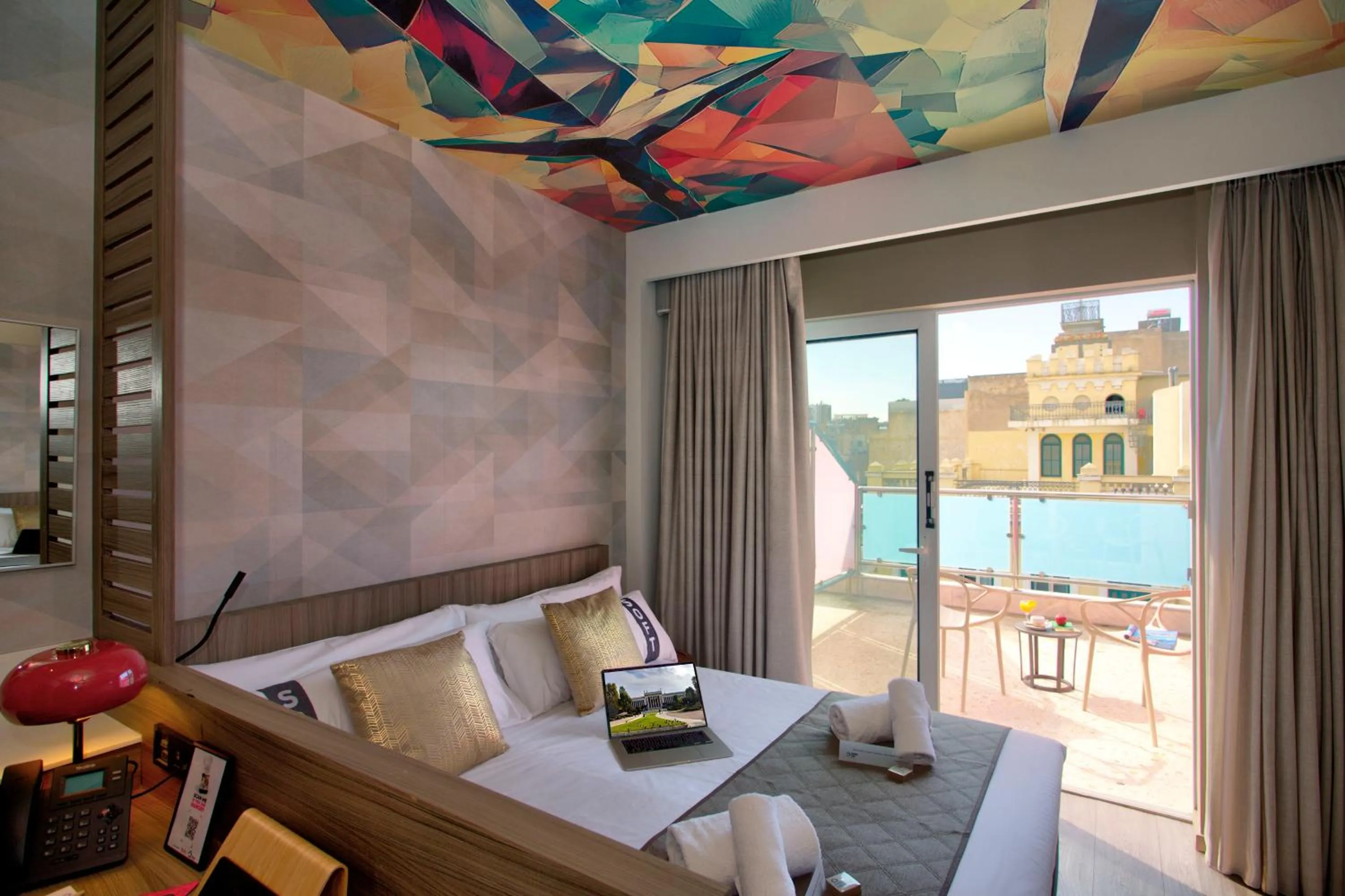 Photo of the whole room, Bed in Casual Kubic Athens