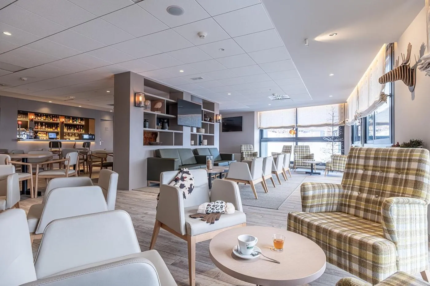 Restaurant/places to eat in Apartamentos Caribou