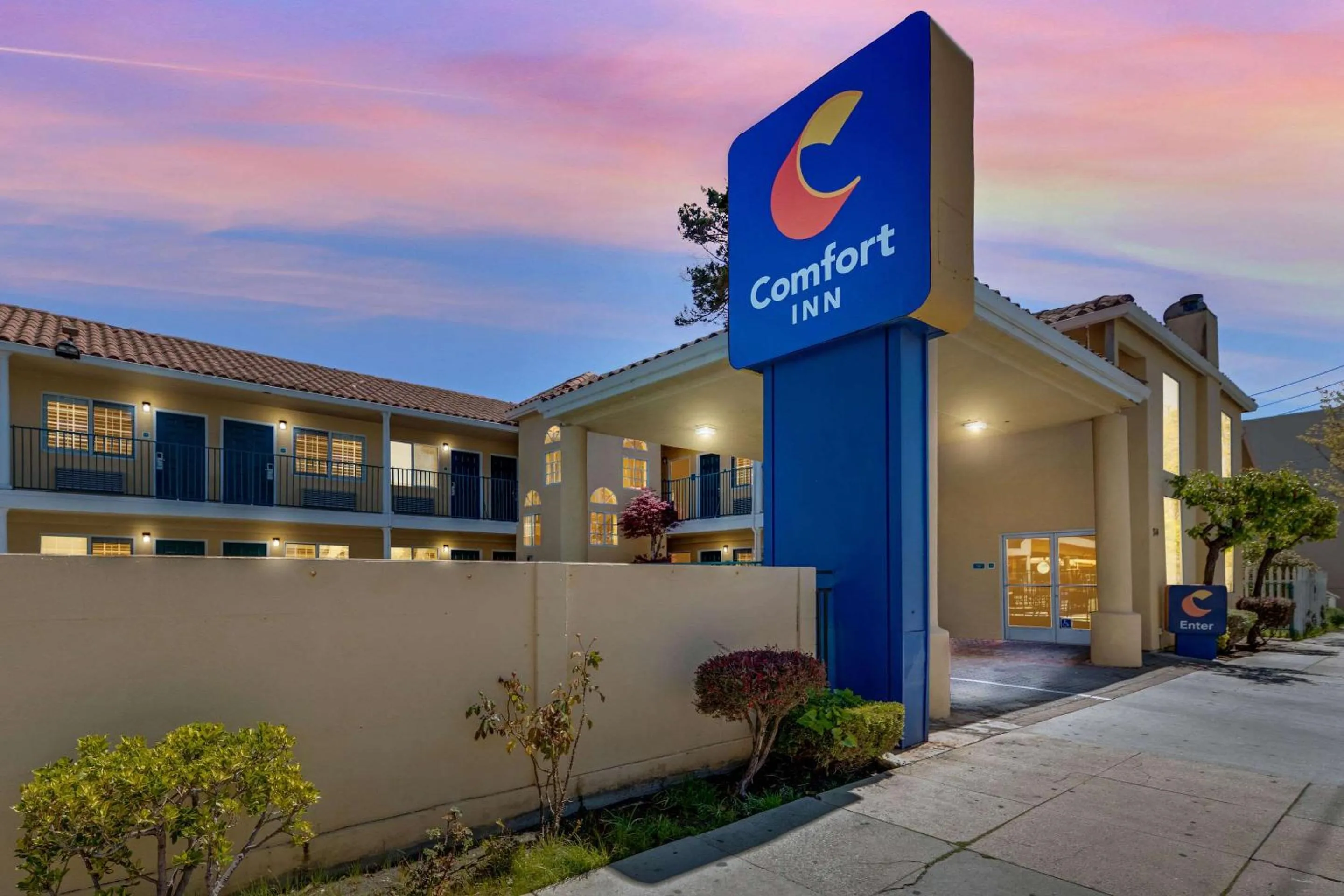 Property building in Comfort Inn Beach Boardwalk