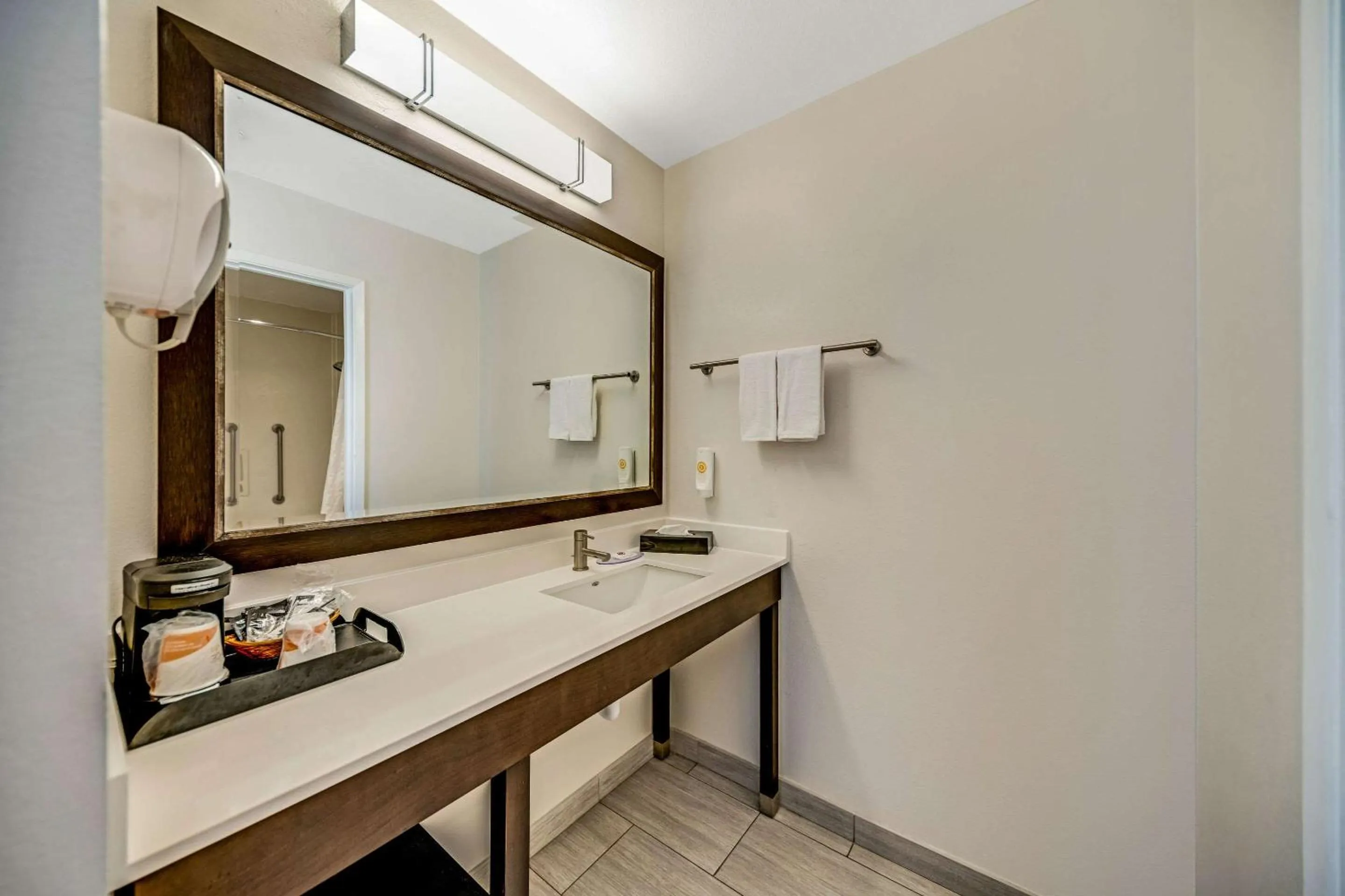 Bedroom in Comfort Inn Beach Boardwalk