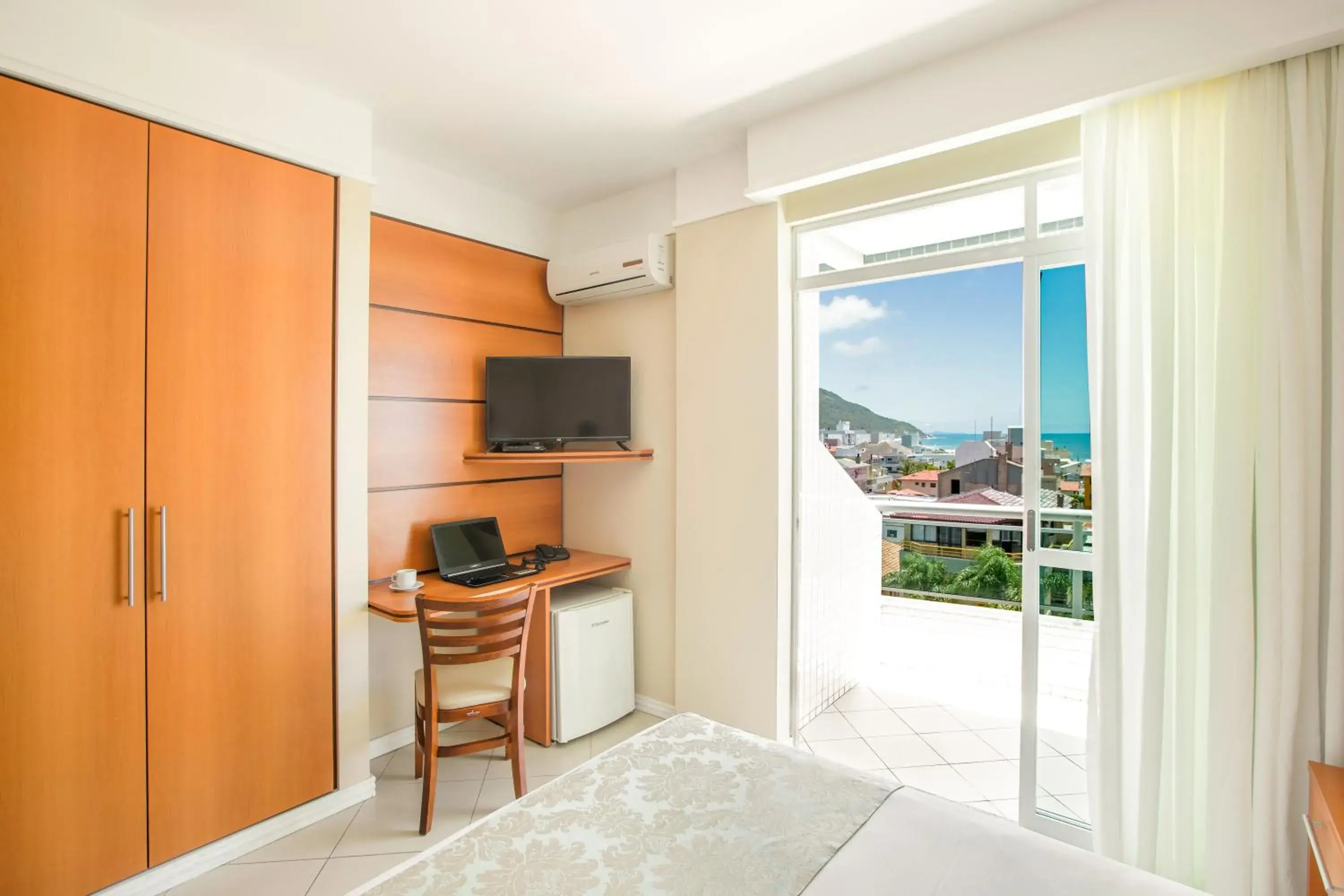 Superior Suite with Sea View in Oceania Park Hotel Spa & Convention Superior Suite with Sea View in Oceania Park Hotel Spa & Convention