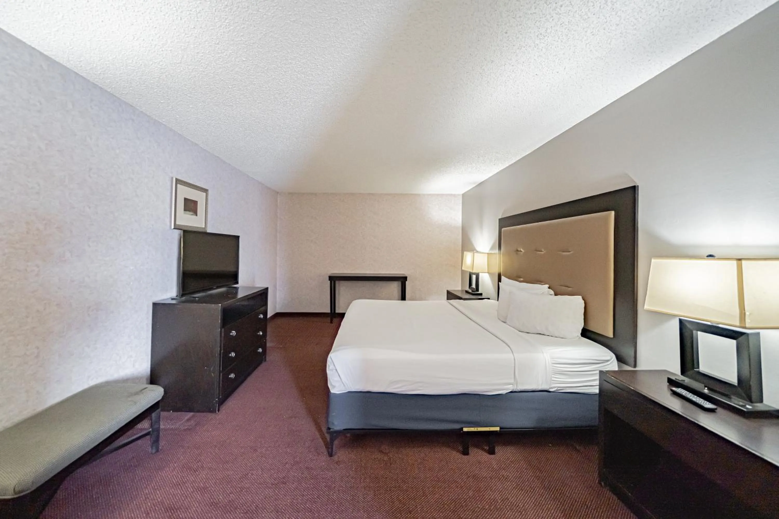 Photo of the whole room, Bed in Motel 6 Pocatello ID