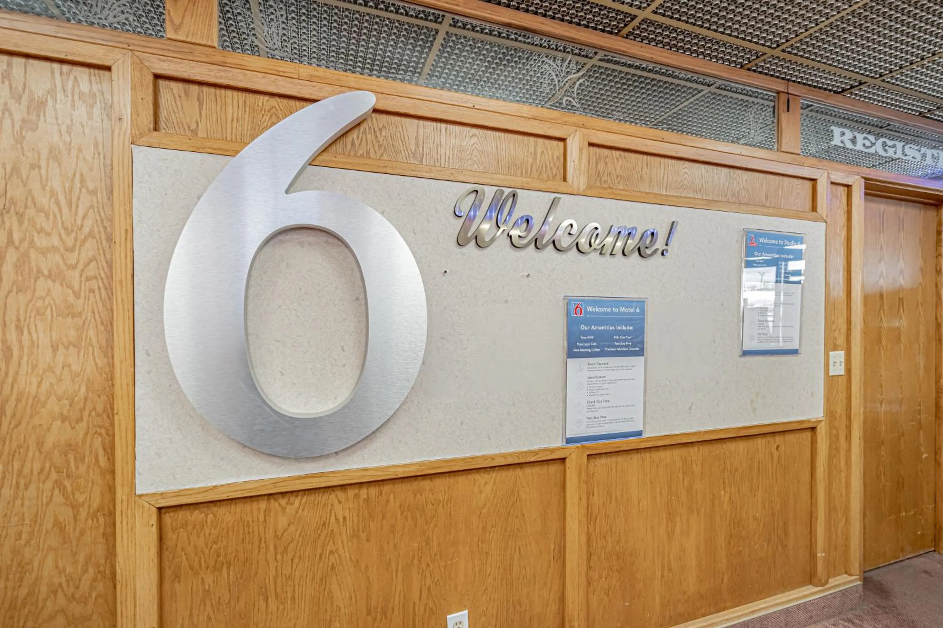 Property building in Motel 6 Pocatello ID